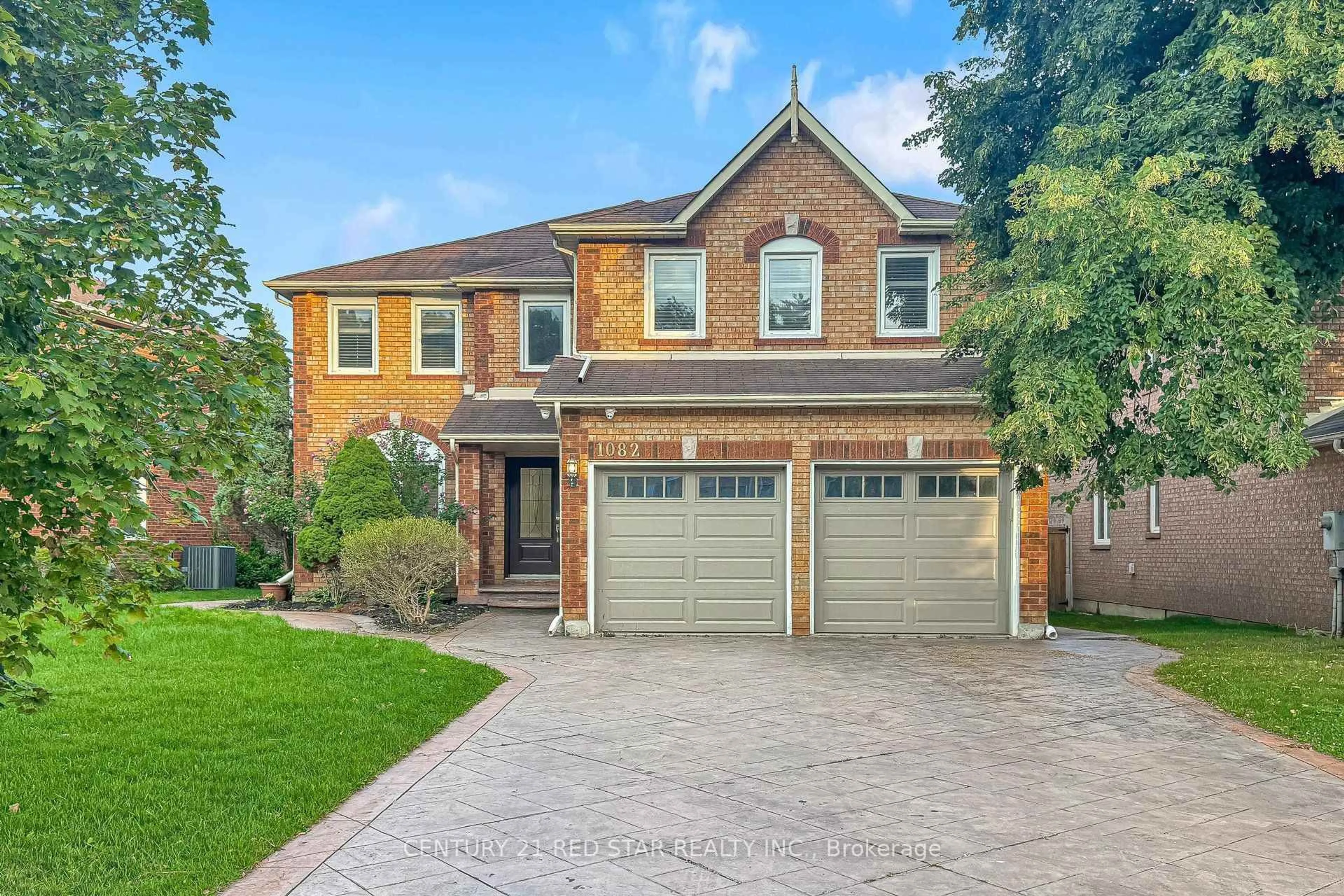 Home with brick exterior material, street for 1082 Haydonbridge Crt, Mississauga Ontario L5V 1J4