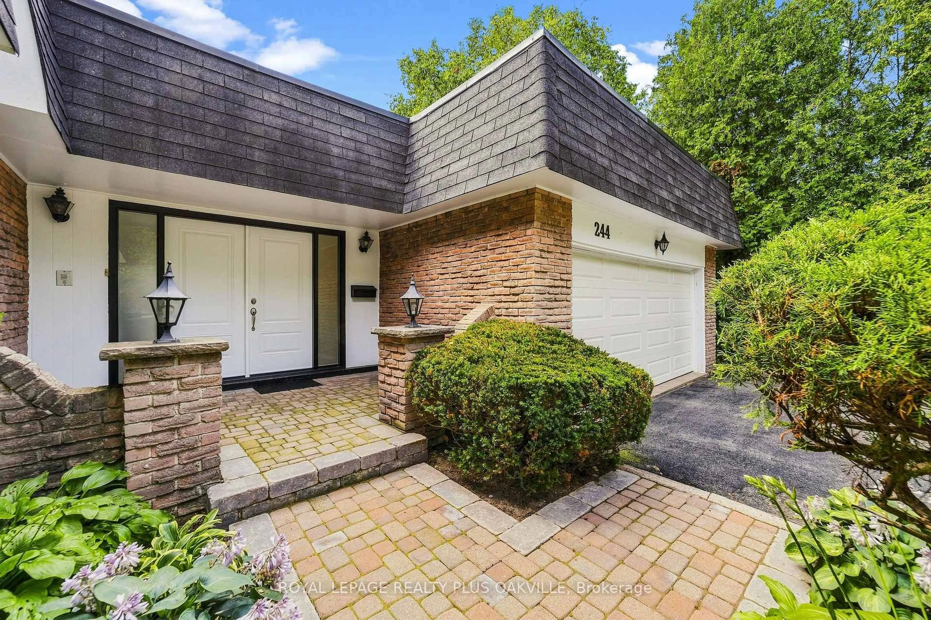 Home with brick exterior material, street for 244 Willowridge Crt, Oakville Ontario L6L 5J2