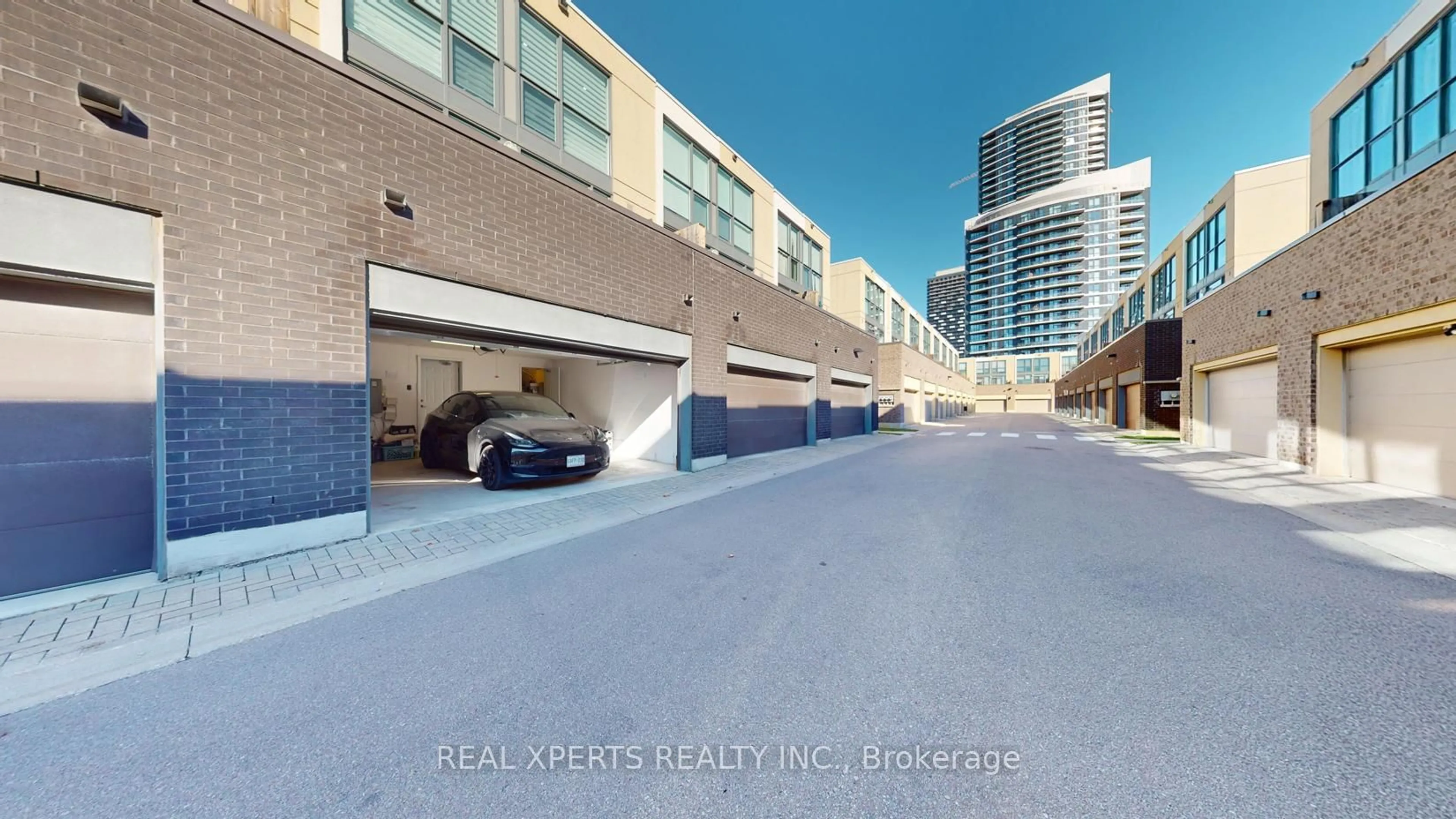 Parking for 90 Little Creek Rd #3, Mississauga Ontario L5R 0E9