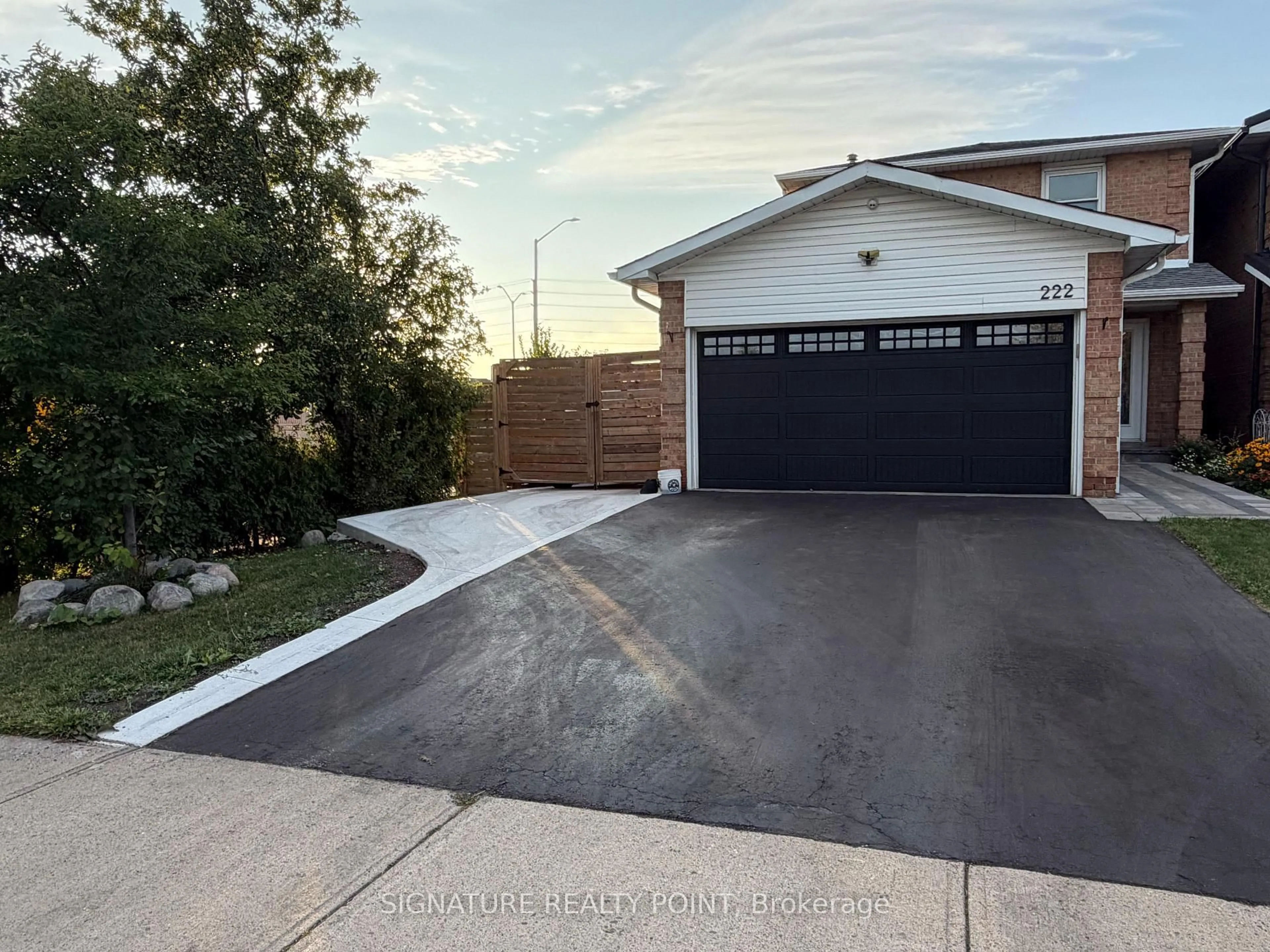 Unknown for 222 Simmons Blvd, Brampton Ontario L6V 3Y1