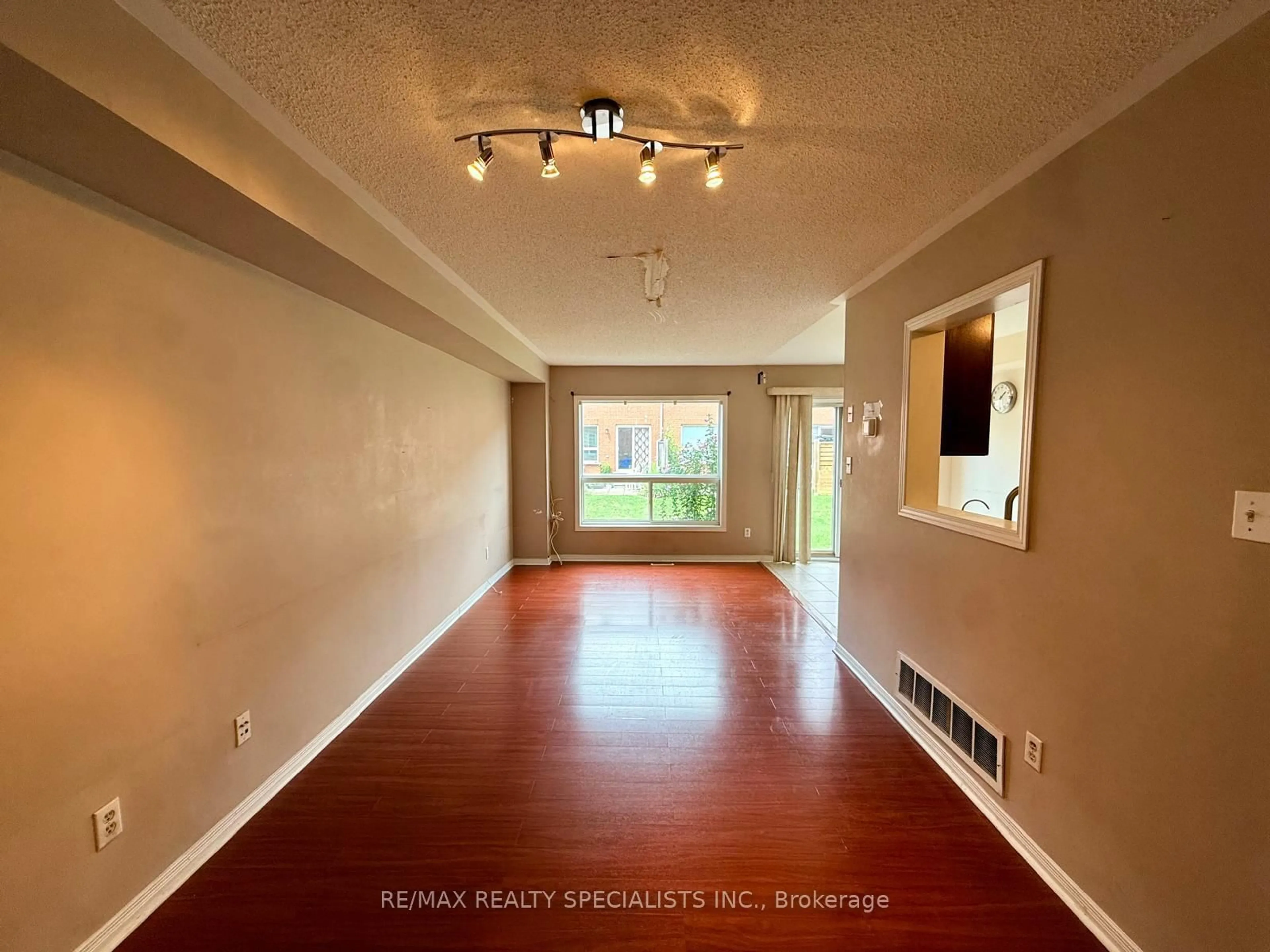 A pic of a room for 525 NOVO STAR Dr #172, Mississauga Ontario L5W 1X8