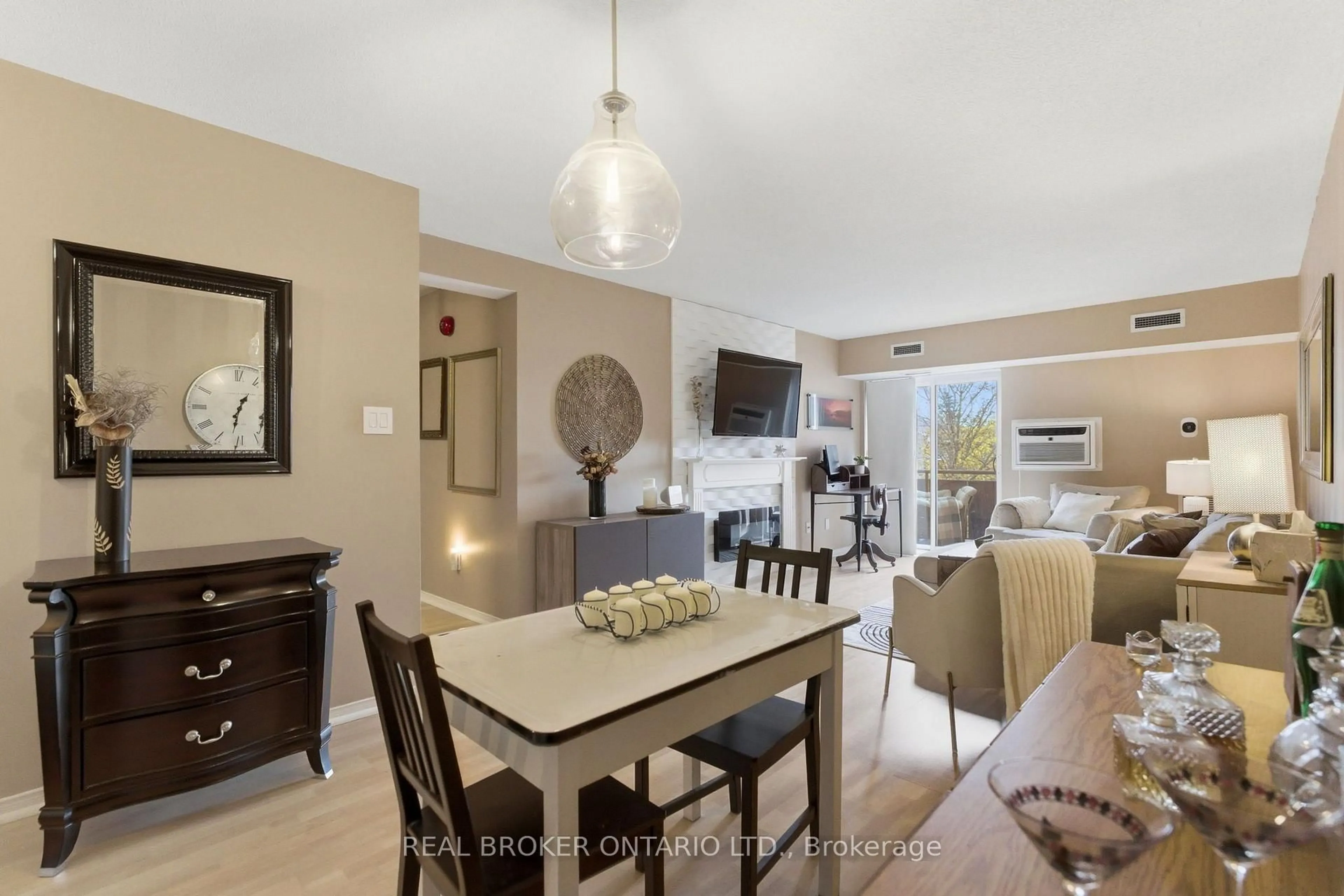 Open concept kitchen, unknown for 211 Forum Dr #302C, Mississauga Ontario L4Z 4C1