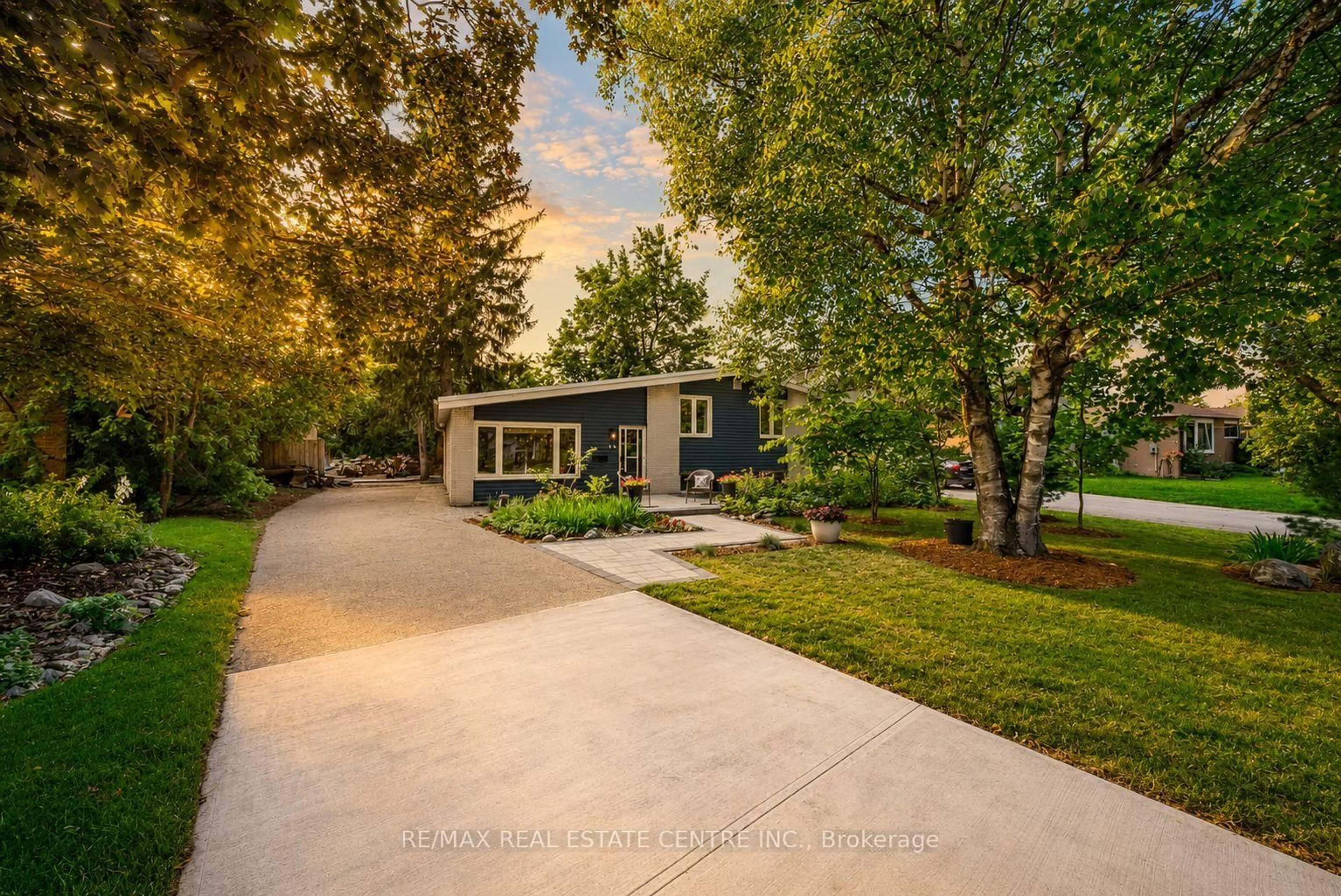 Home with brick exterior material, street for 14 Lawrence Cres, Brampton Ontario L6W 2P3