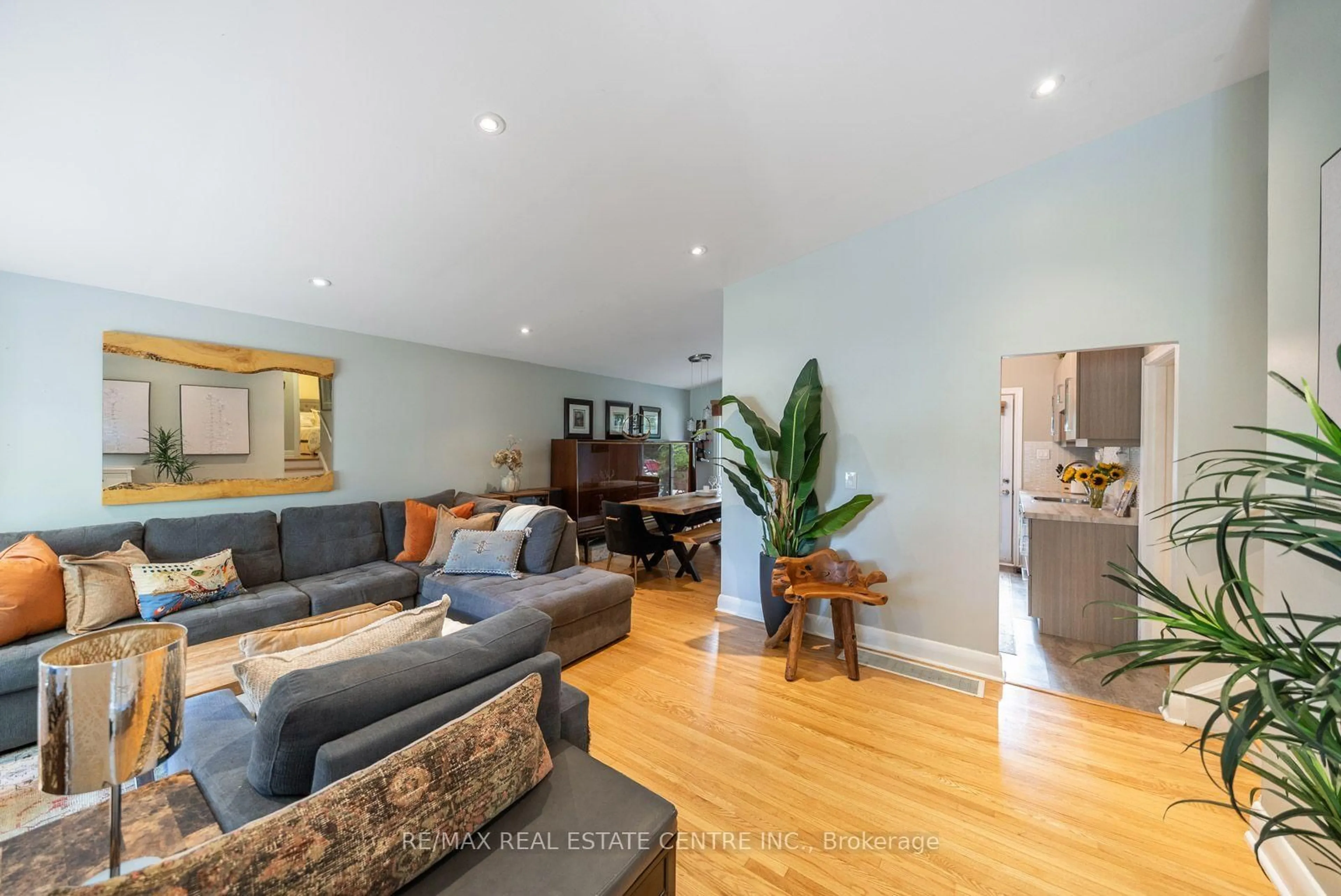 Living room with furniture, unknown for 14 Lawrence Cres, Brampton Ontario L6W 2P3