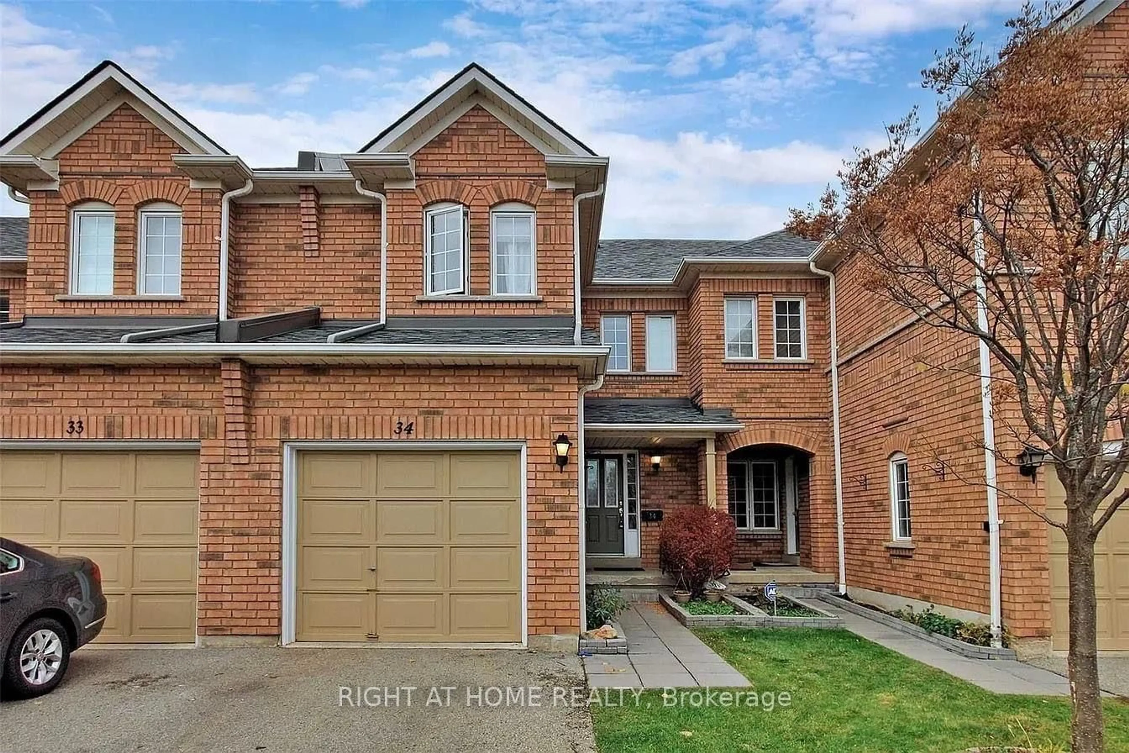 Home with brick exterior material, street for 2665 Thomas St #34, Mississauga Ontario L5M 6G4