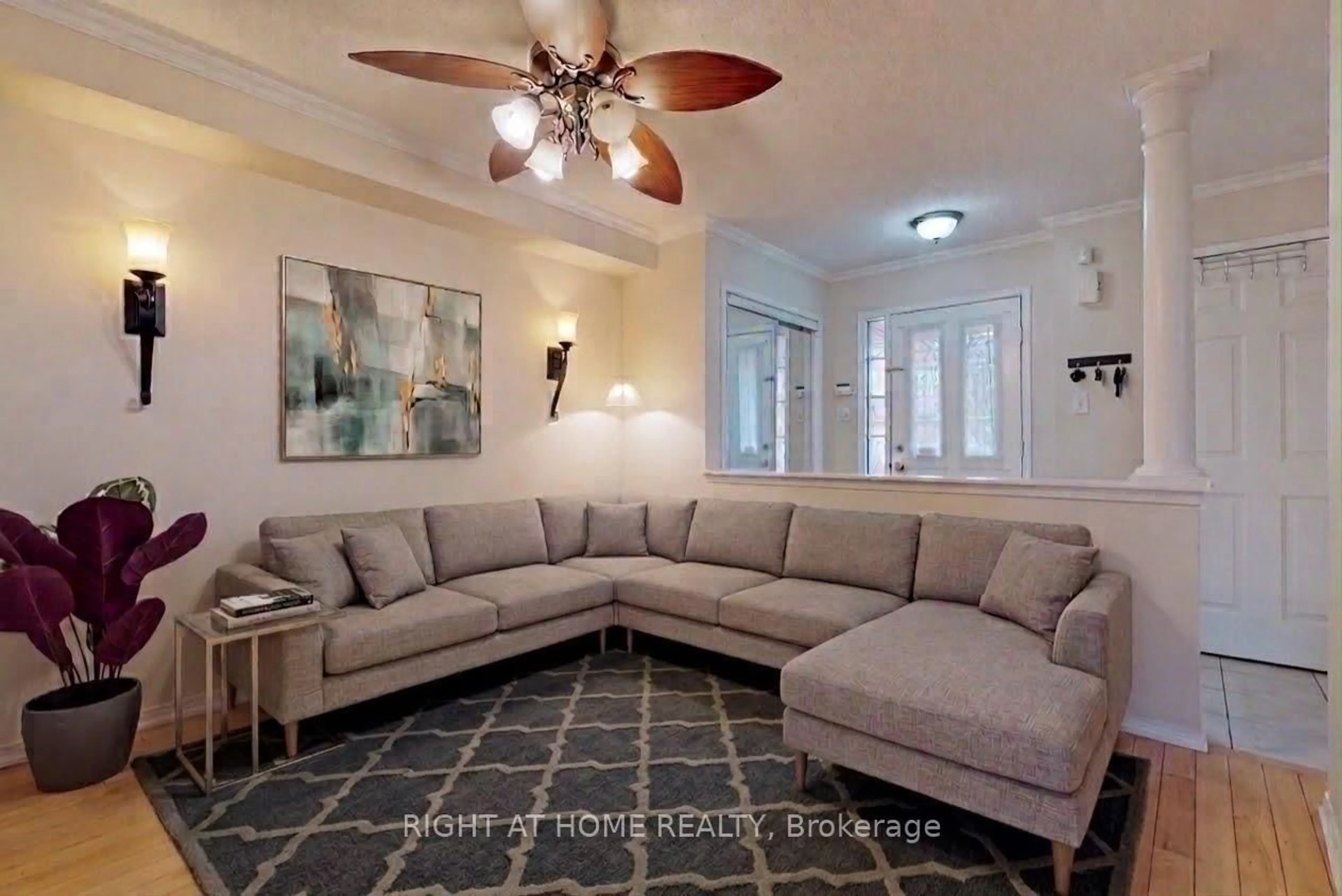 Living room with furniture, unknown for 2665 Thomas St #34, Mississauga Ontario L5M 6G4