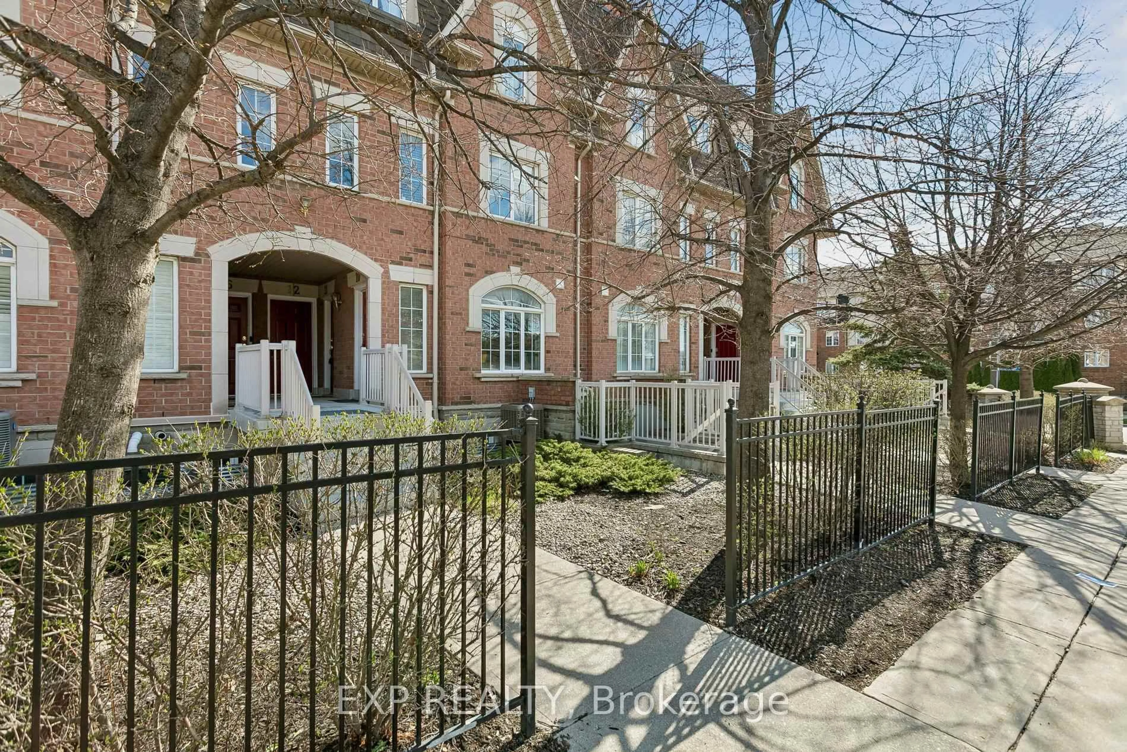 Home with brick exterior material, street for 3055 Elmcreek Rd #13, Mississauga Ontario L5B 4J9