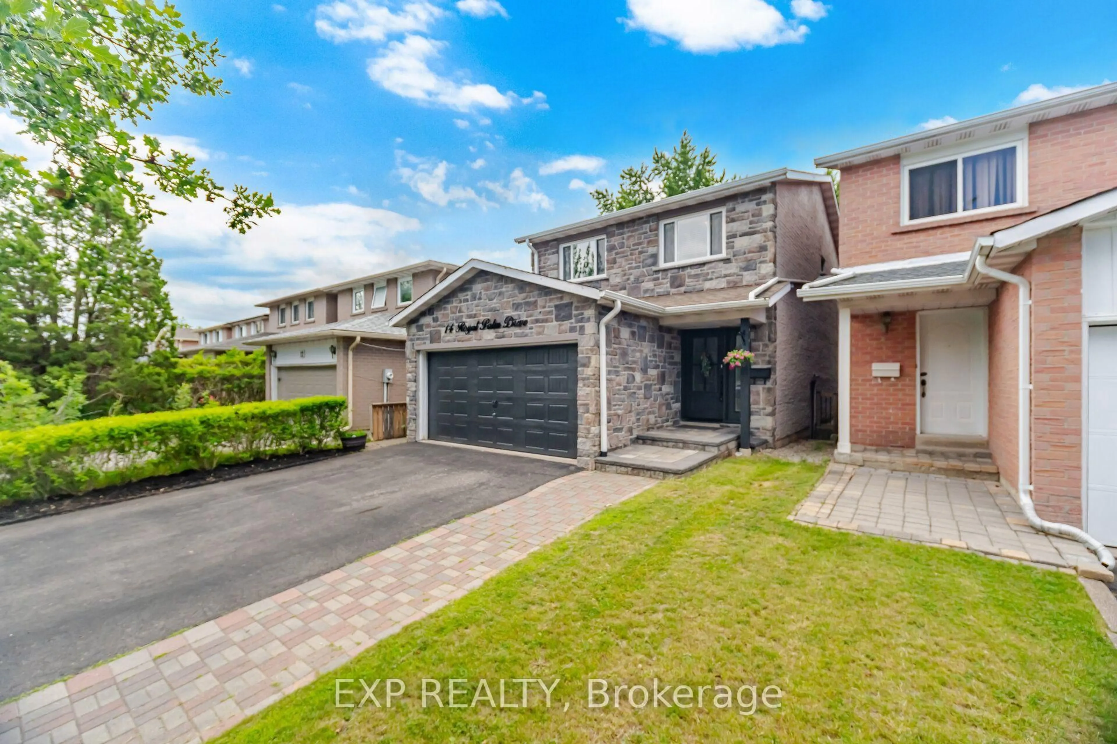 A pic from outside/outdoor area/front of a property/back of a property/a pic from drone, street for 14 Royal Palm Dr, Brampton Ontario L6Z 1P5