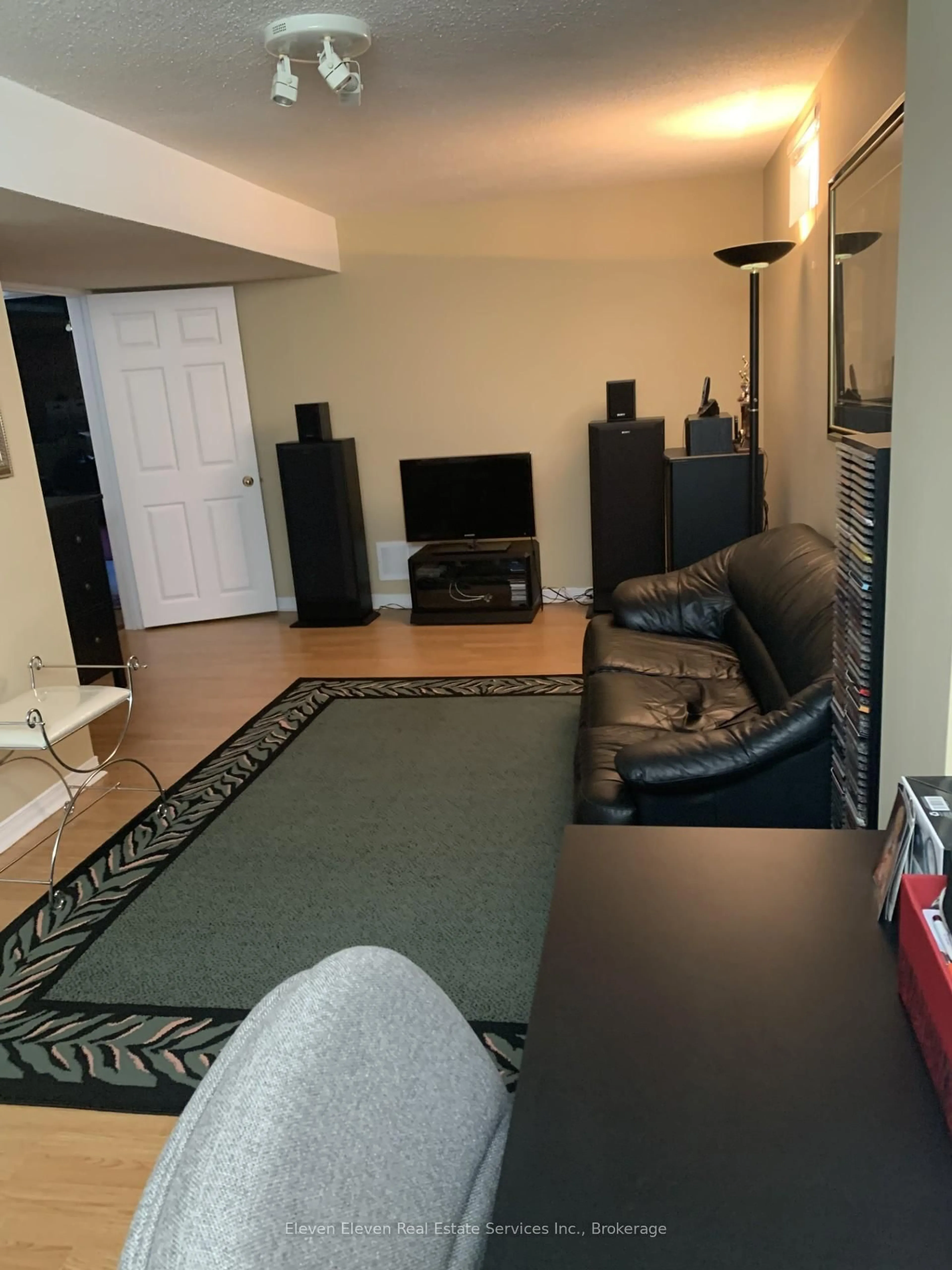 Unknown for 301 Van Kirk Dr, Brampton Ontario L7A 1M3