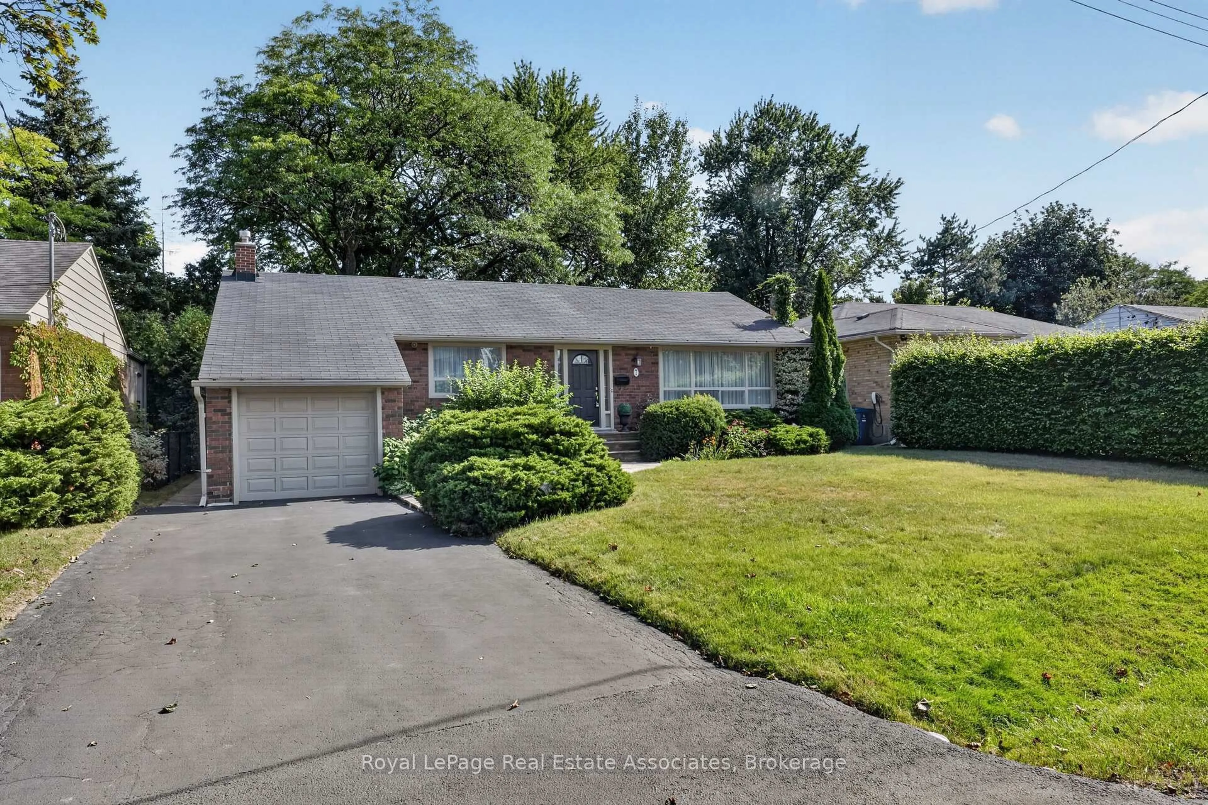 Unknown for 7 Greening Cres, Toronto Ontario M9A 1N9