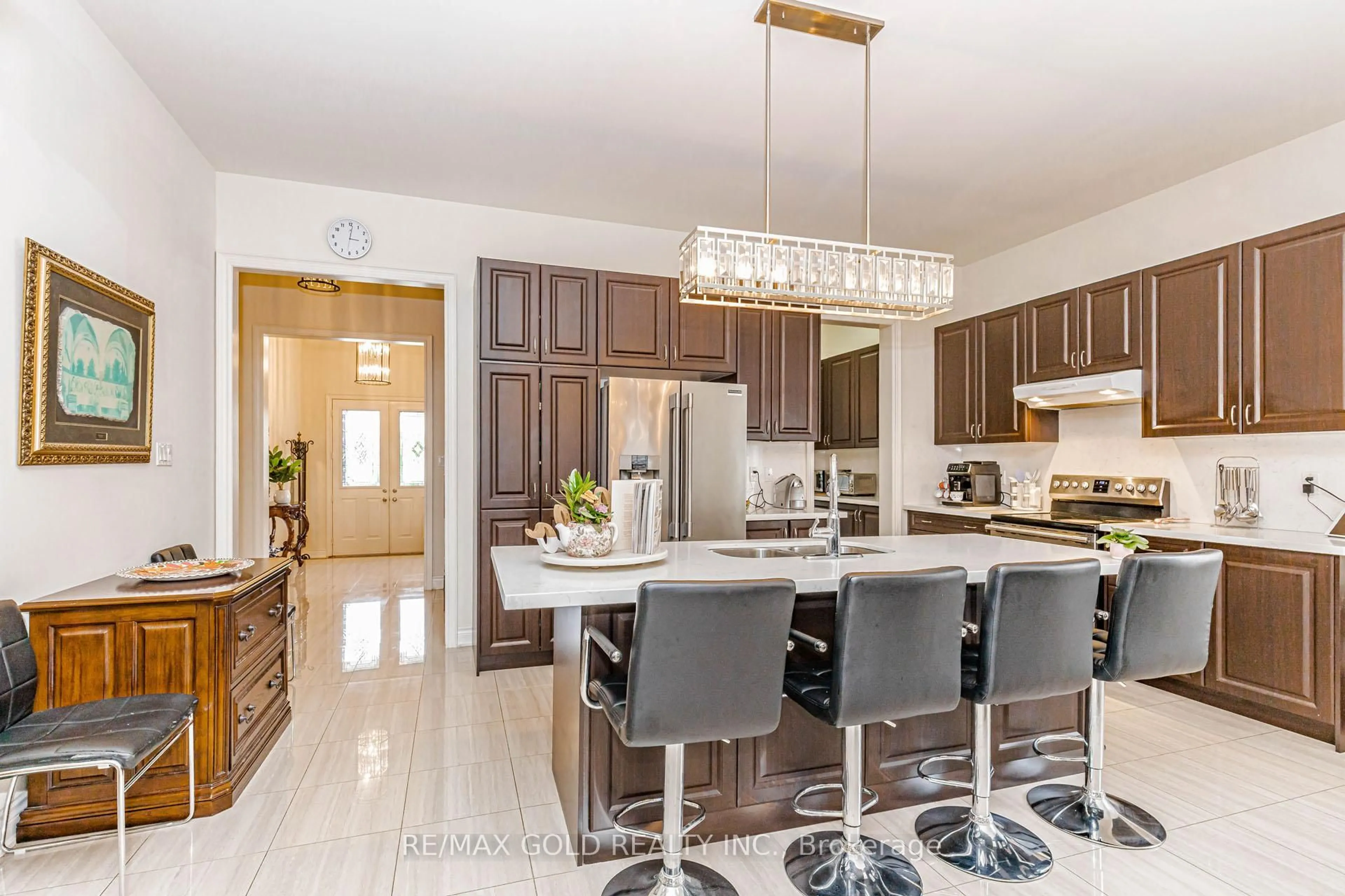 Contemporary kitchen, ceramic/tile floor for 10 Falkland Rd, Brampton Ontario L6P 4C3