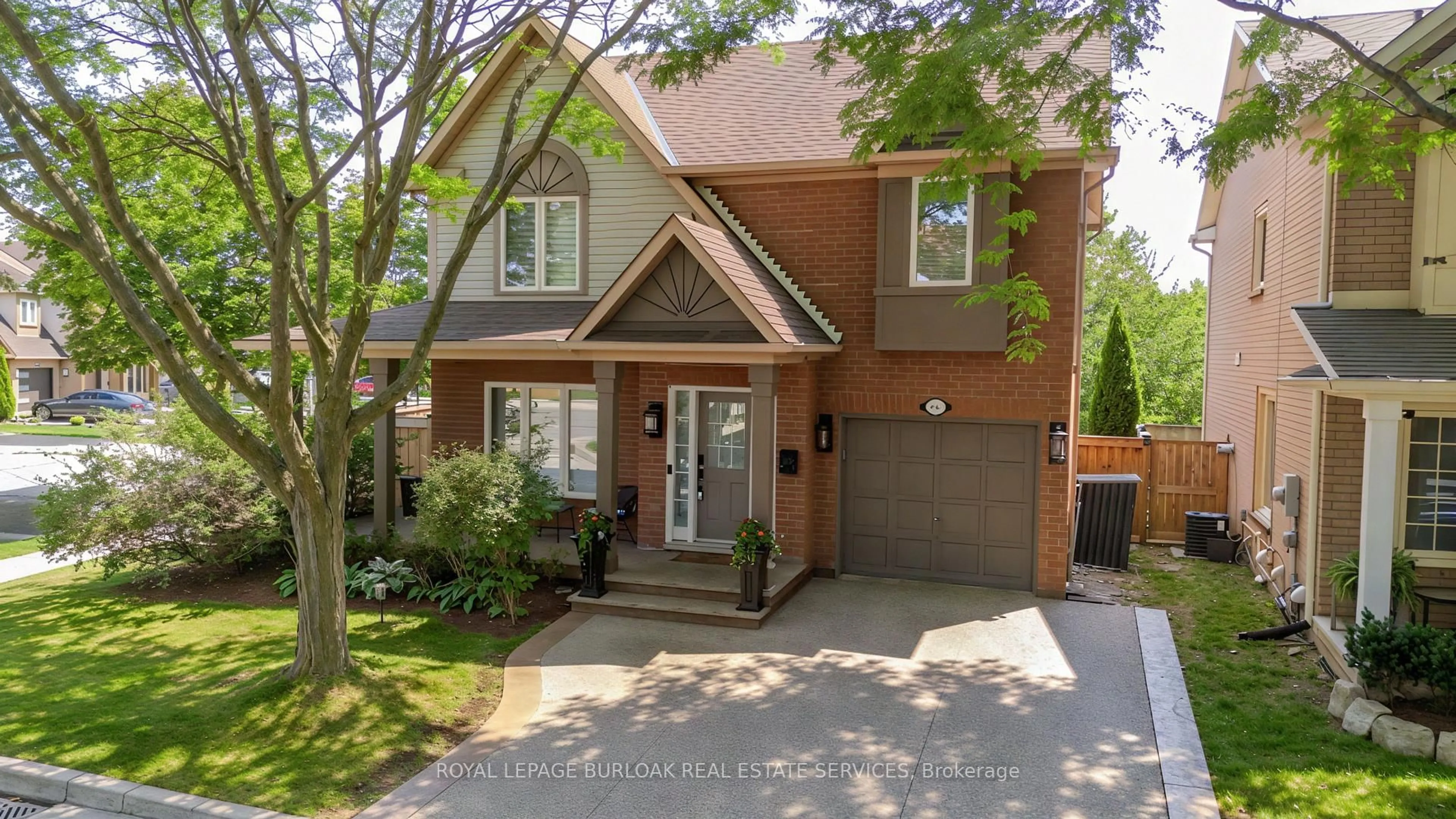 Home with brick exterior material, street for 5190 Wood Cres, Burlington Ontario L7L 6N3