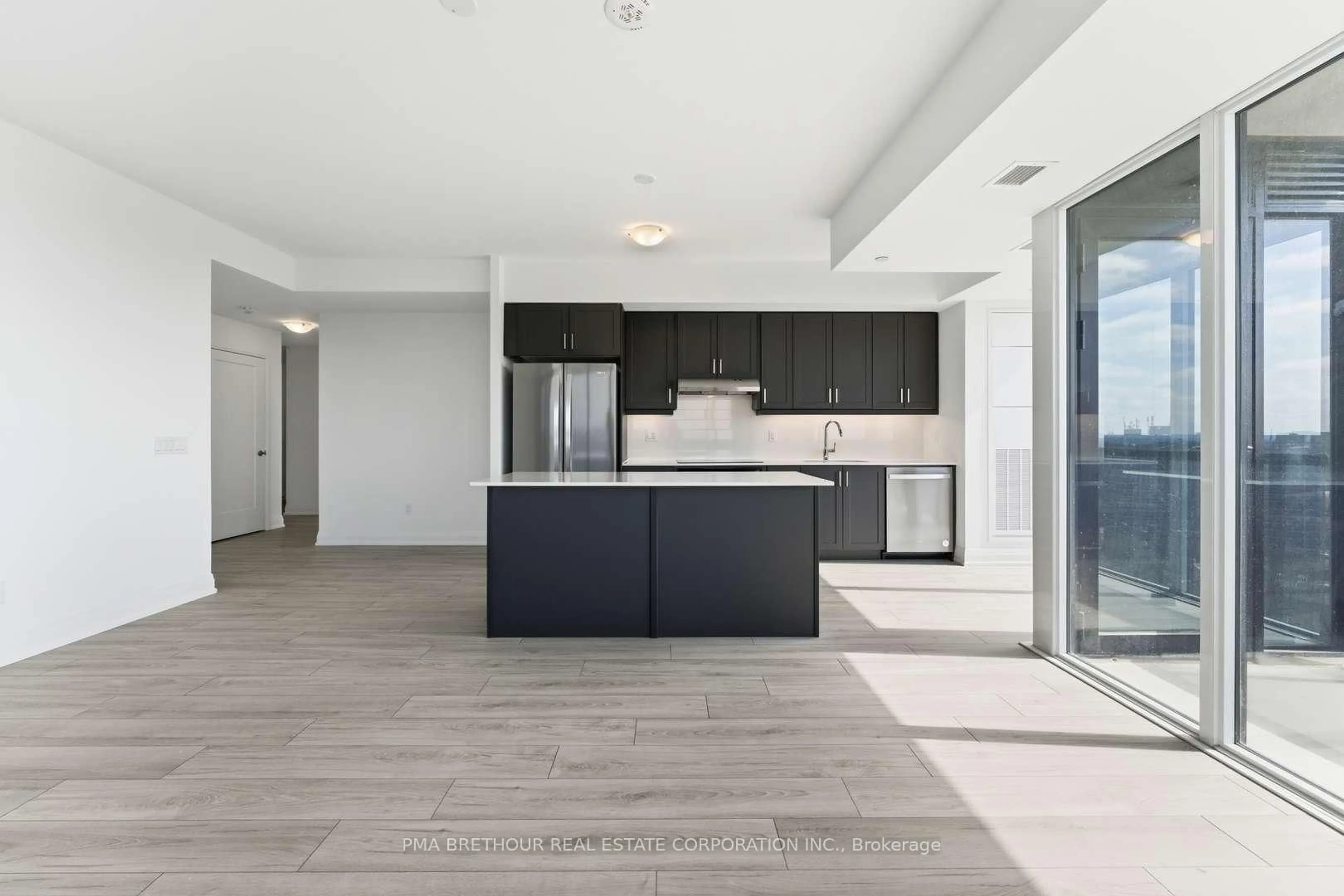 Open concept kitchen, unknown for 1035 Southdown Rd #1709, Mississauga Ontario L5J 0A2