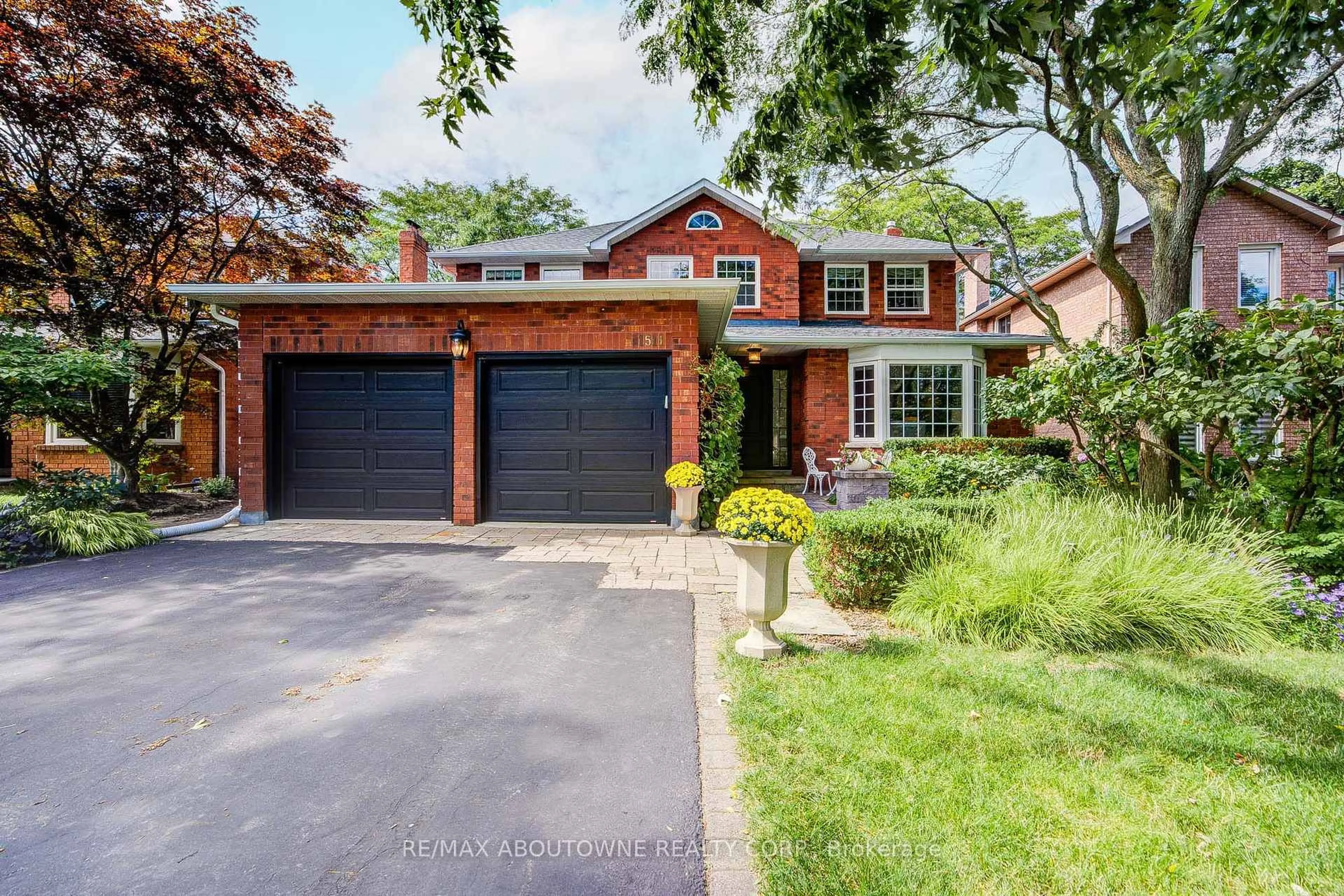 Home with brick exterior material, street for 1511 Stoneybrook Tr, Oakville Ontario L6M 2R4