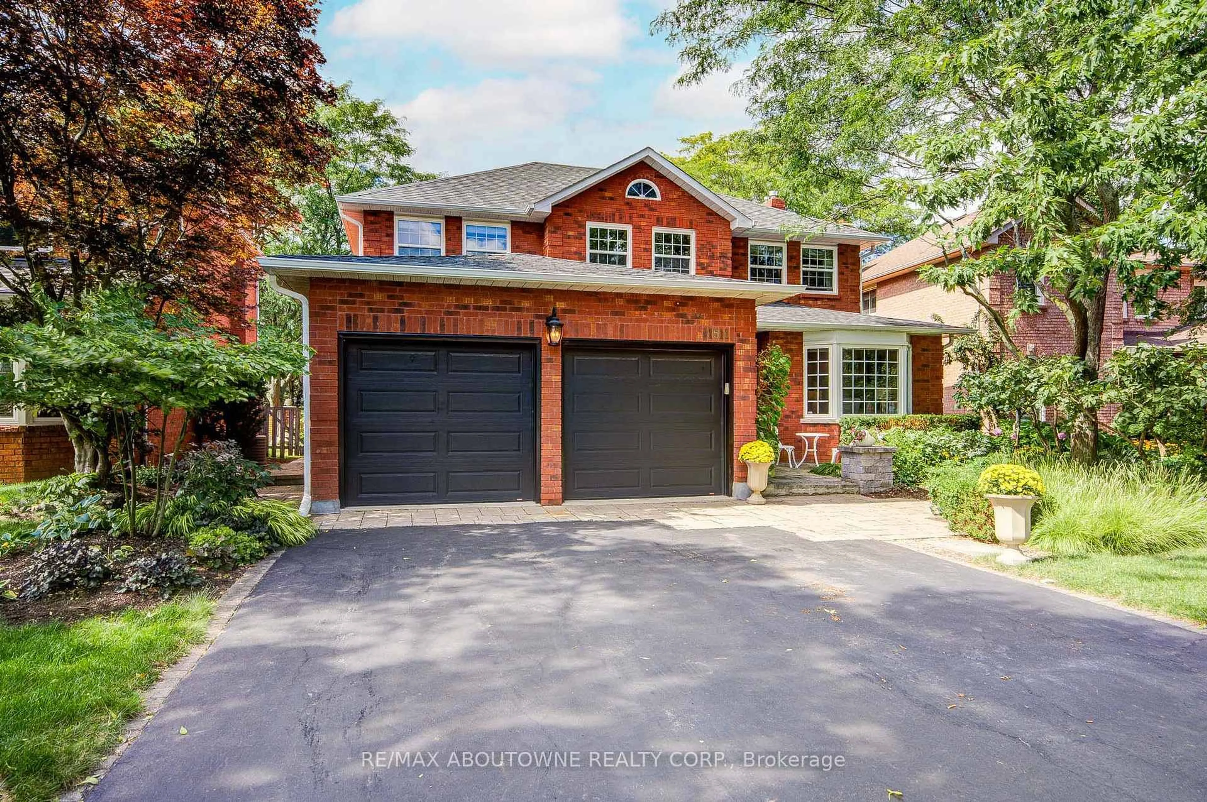 Home with brick exterior material, street for 1511 Stoneybrook Tr, Oakville Ontario L6M 2R4