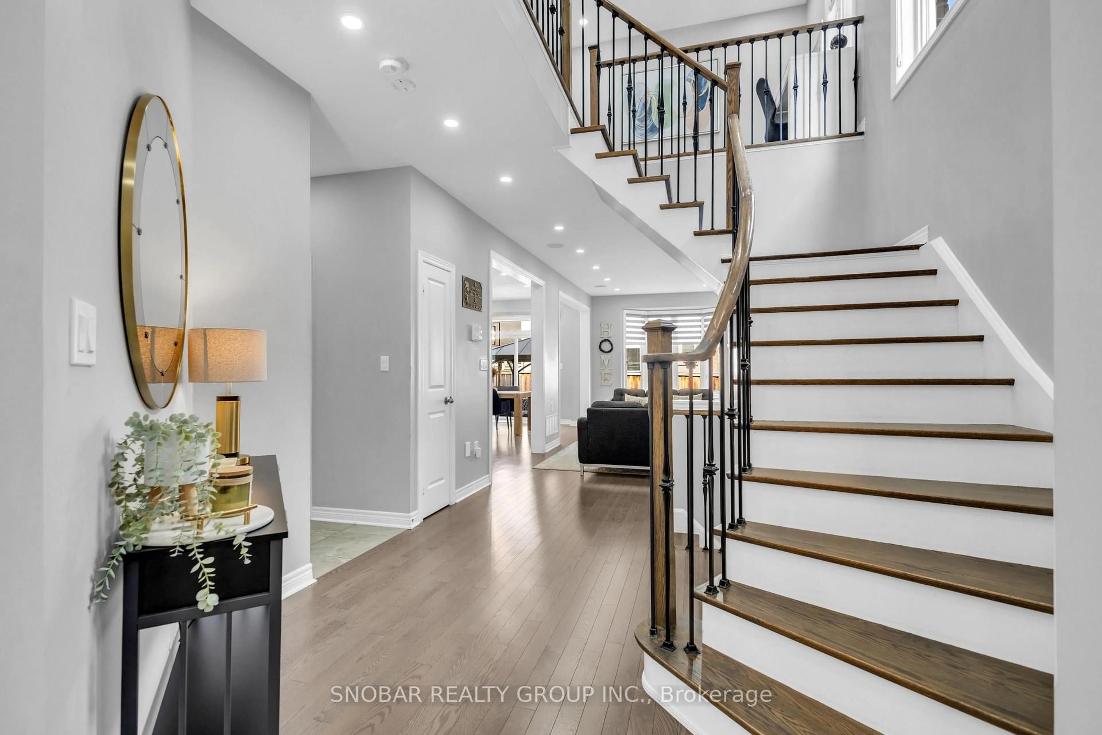 Indoor entryway for 6 Fulmer Rd, Brampton Ontario L7A 4L9