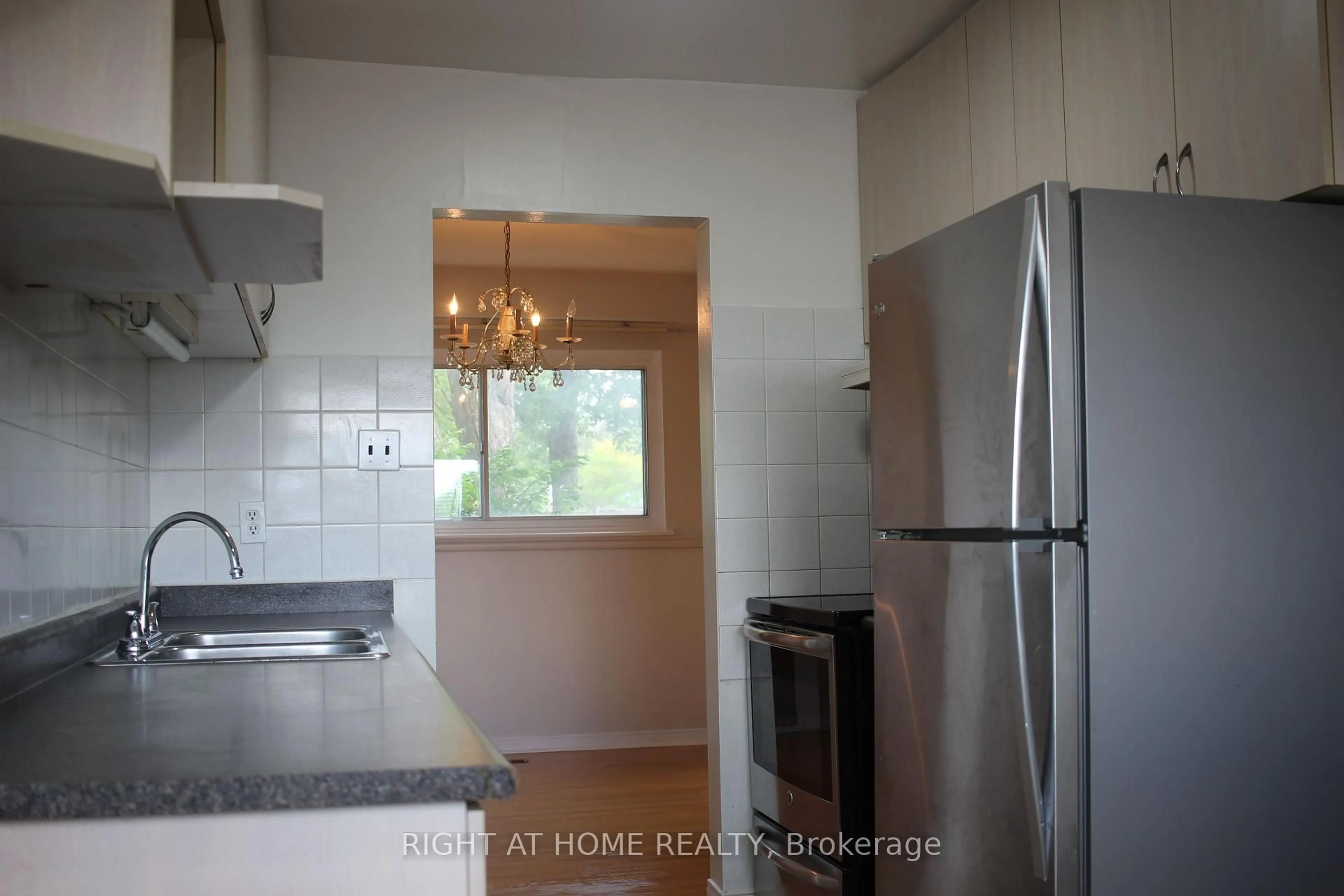Standard kitchen, unknown for 10 Fleetwood Cres #10, Brampton Ontario L6T 2E5