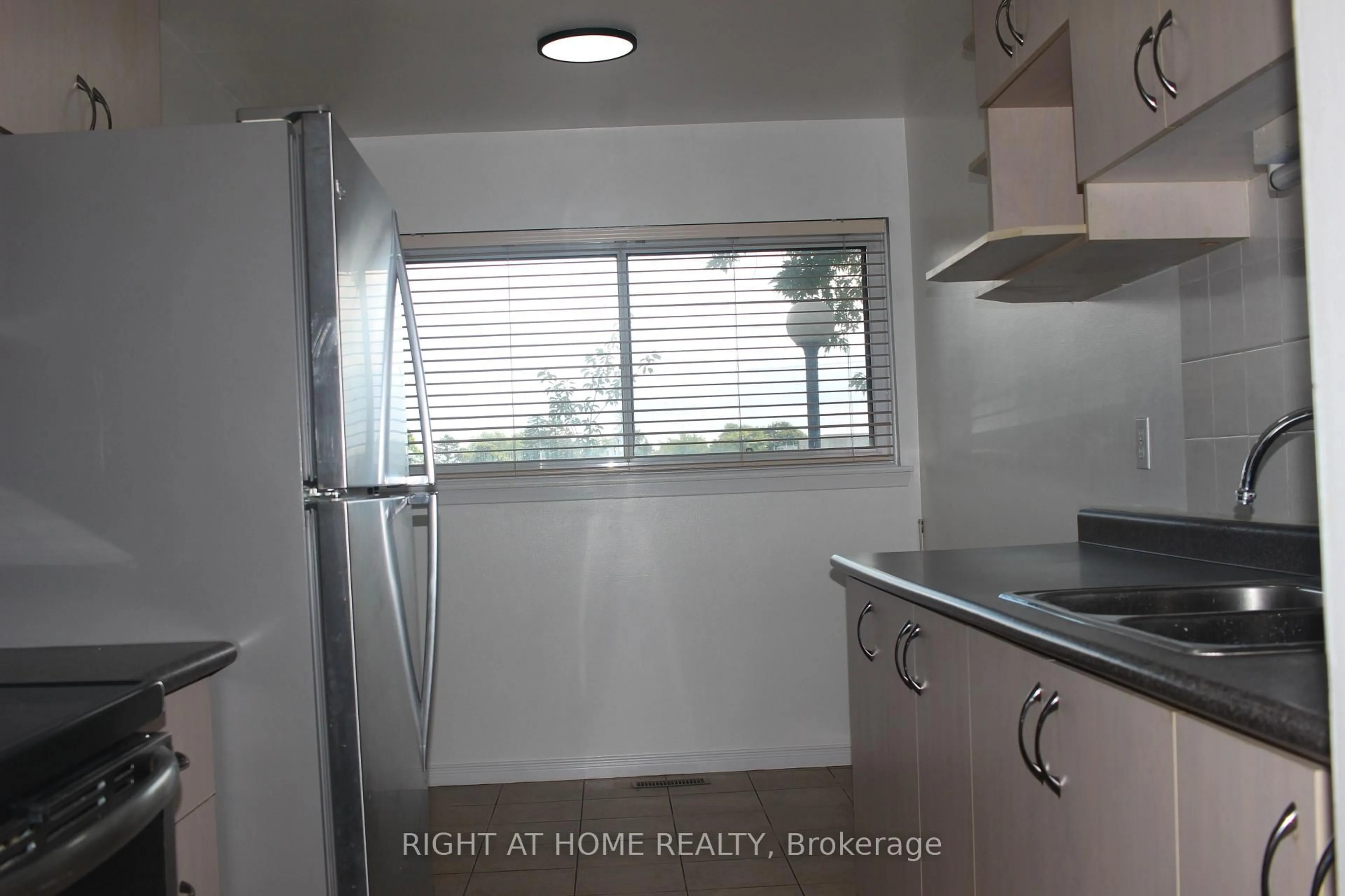Standard kitchen, unknown for 10 Fleetwood Cres #10, Brampton Ontario L6T 2E5