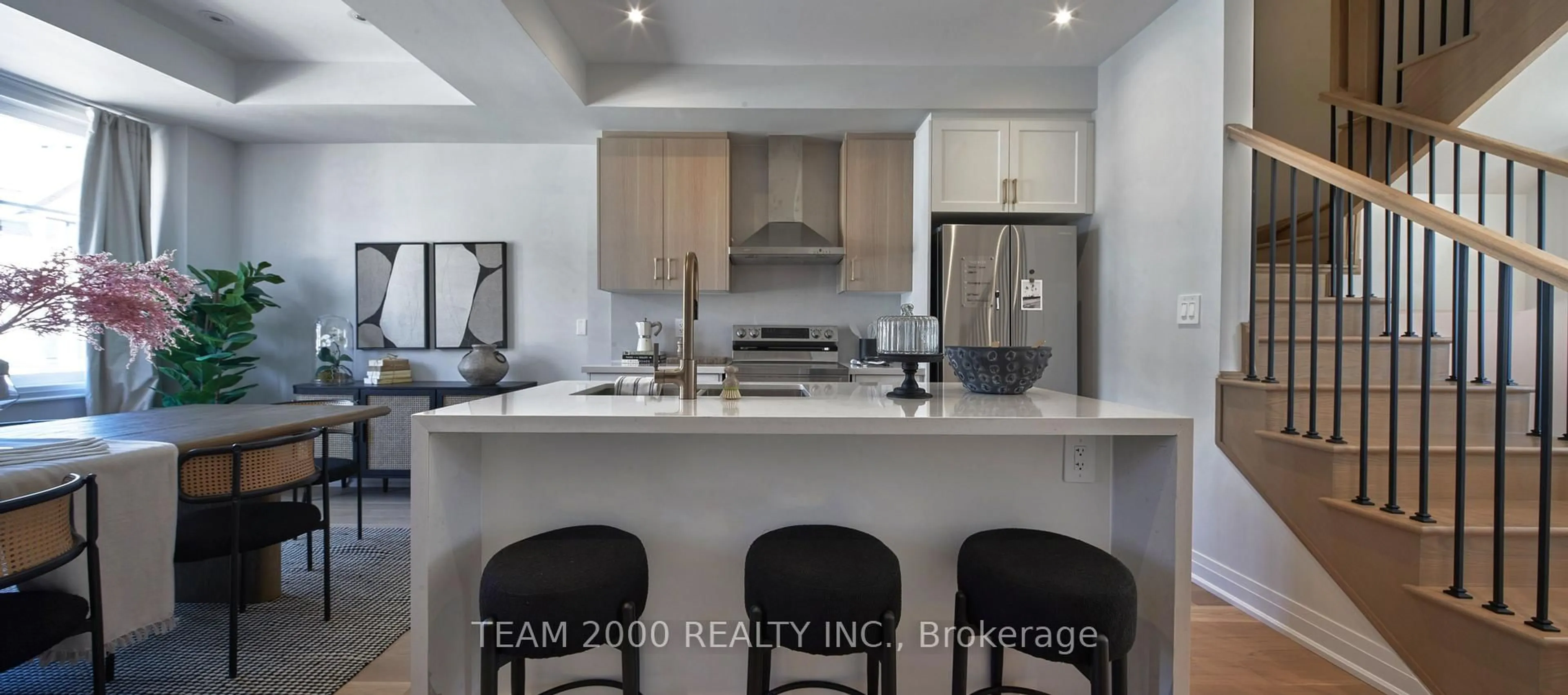 Open concept kitchen, unknown for 5888 Saigon St, Mississauga Ontario L5V 0E9