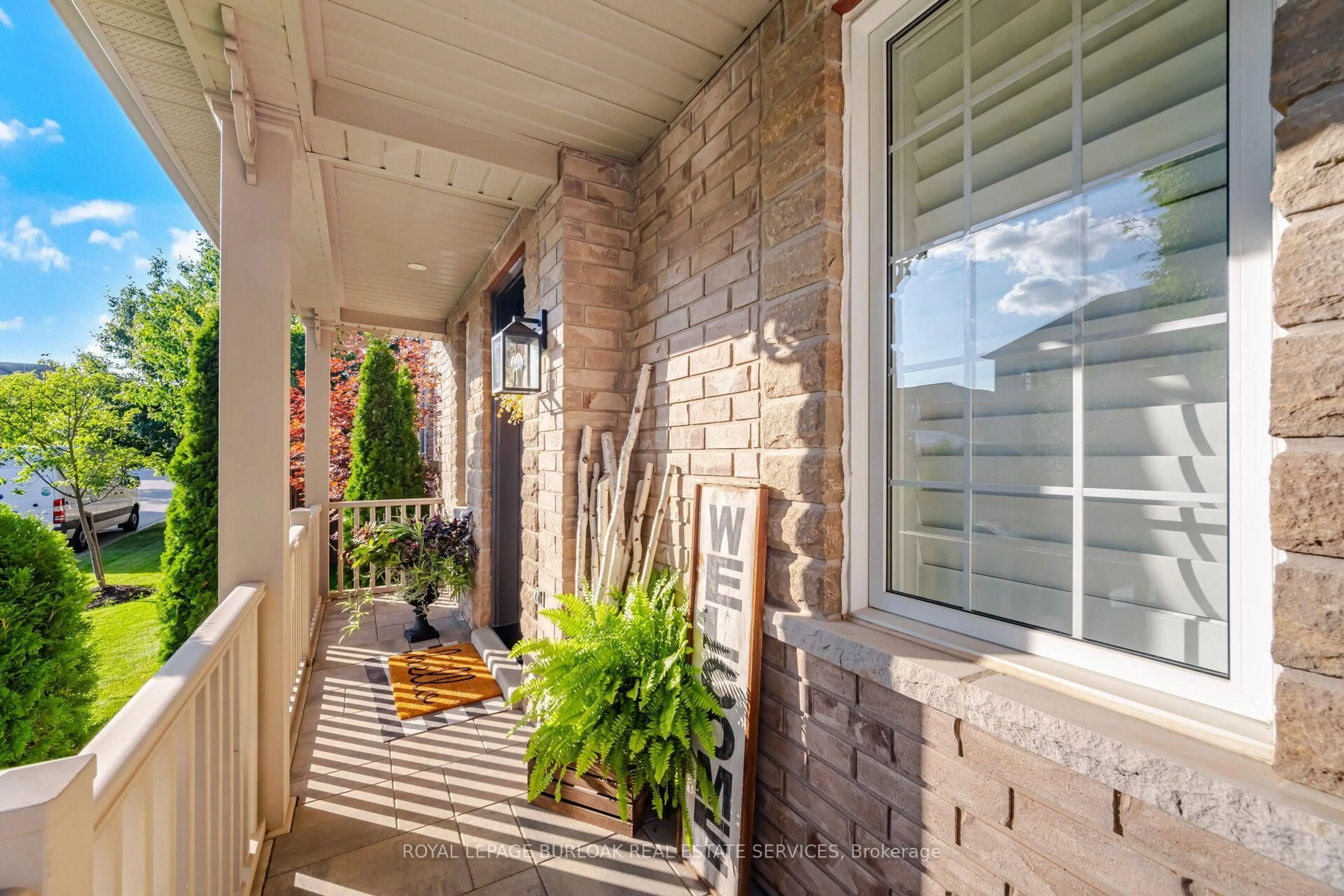 Patio, street for 413 Kincardine Terr, Milton Ontario L9T 8E9