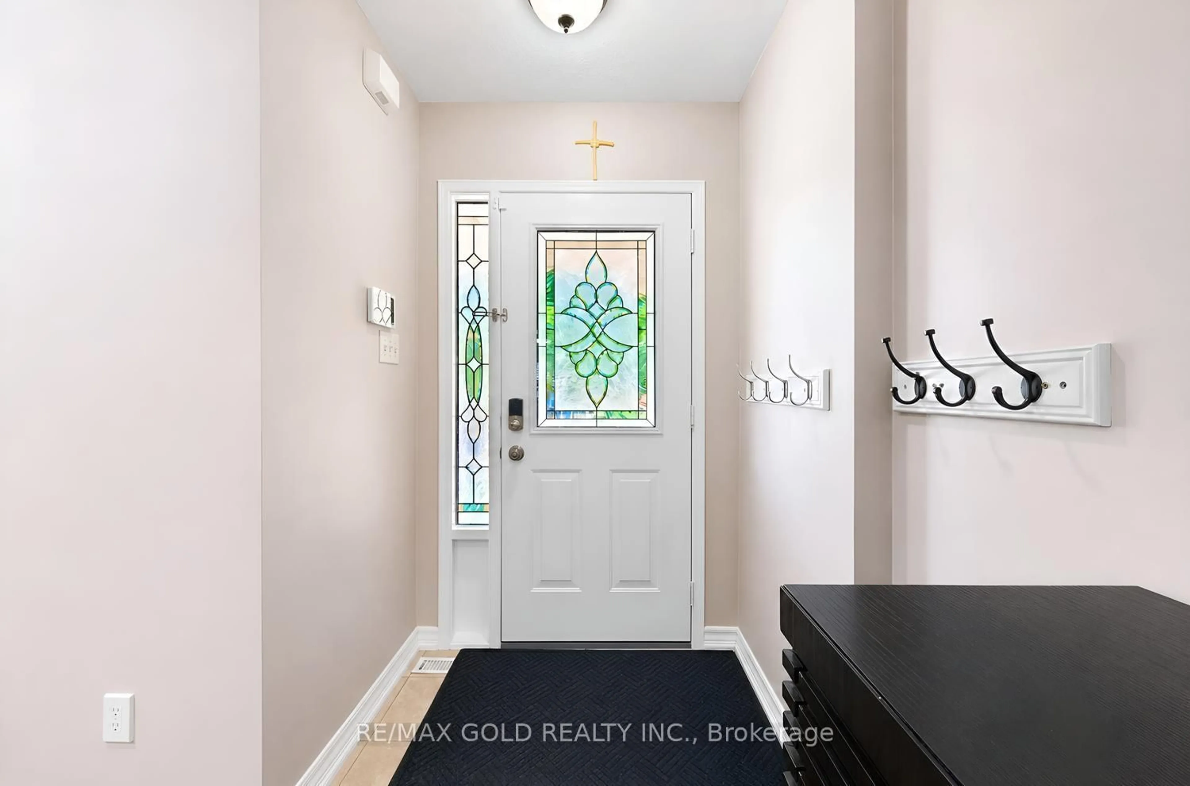 Indoor entryway for 50 Gecko Crt, Brampton Ontario L6R 2P1