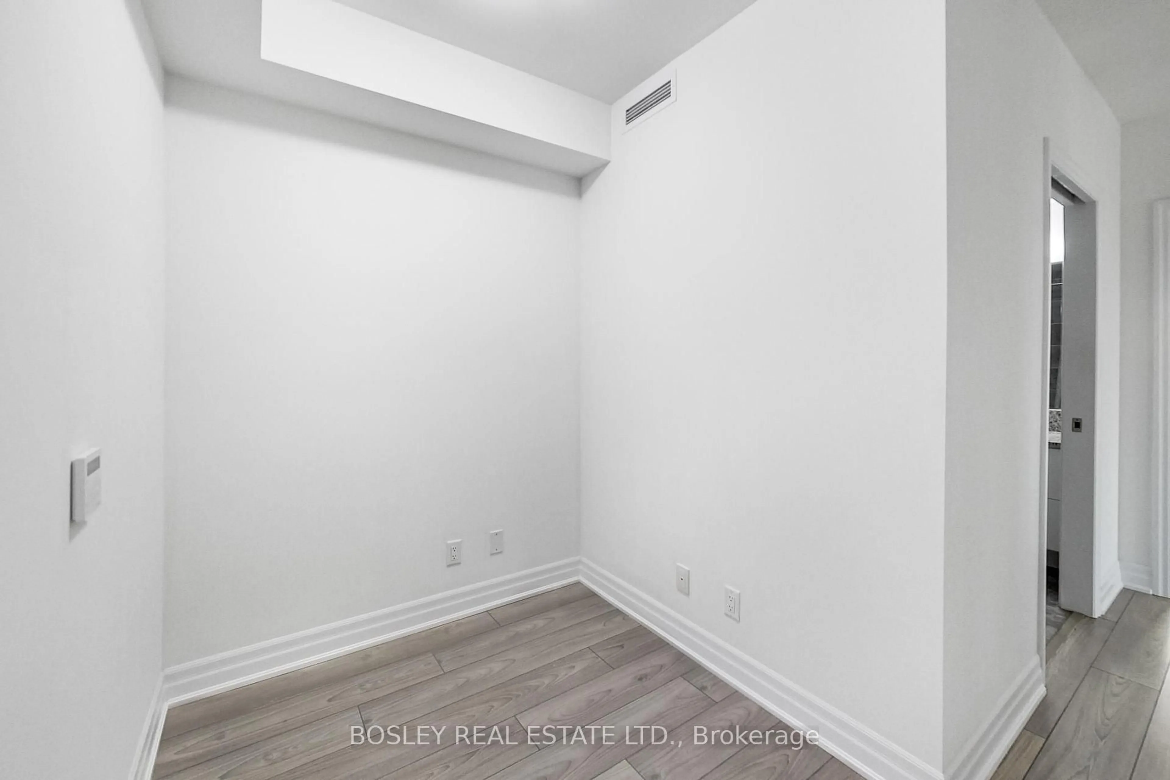 A pic of a room for 36 Elm Dr #704, Mississauga Ontario L5B 0N3