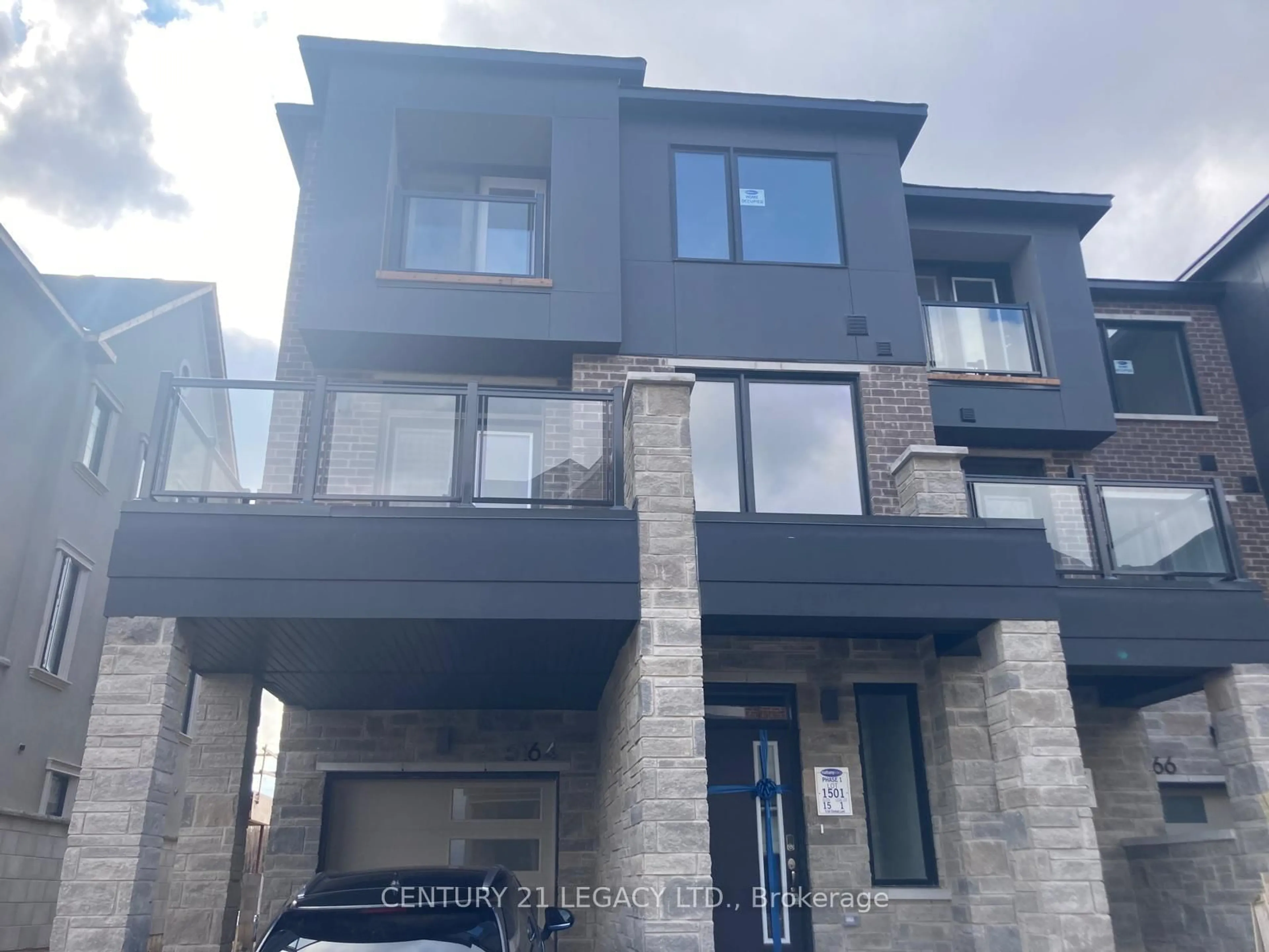 Home with brick exterior material, street for 5164 Zionkate Lane #1501, Mississauga Ontario L5M 2S8