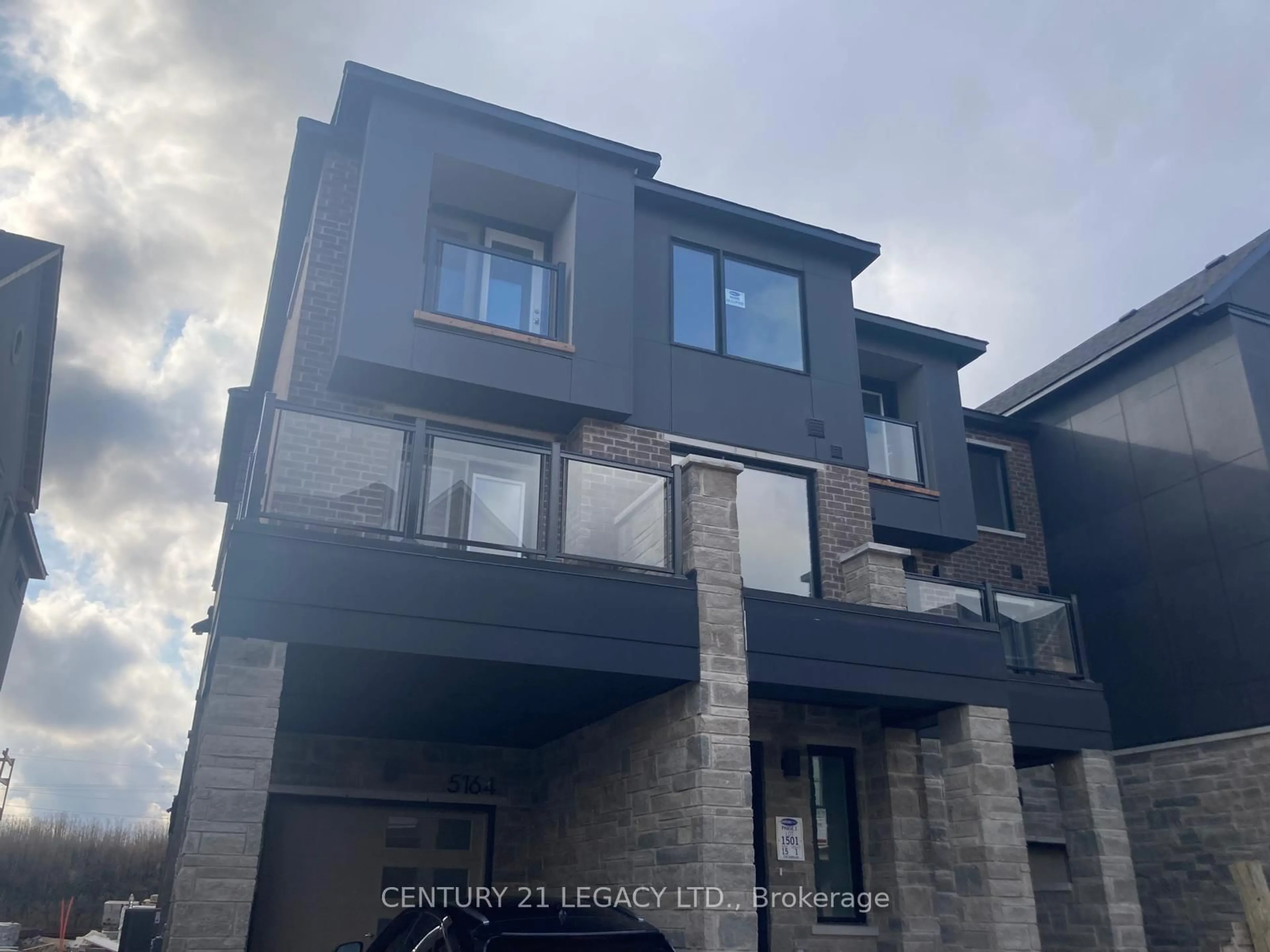 Unknown for 5164 Zionkate Lane #1501, Mississauga Ontario L5M 2S8