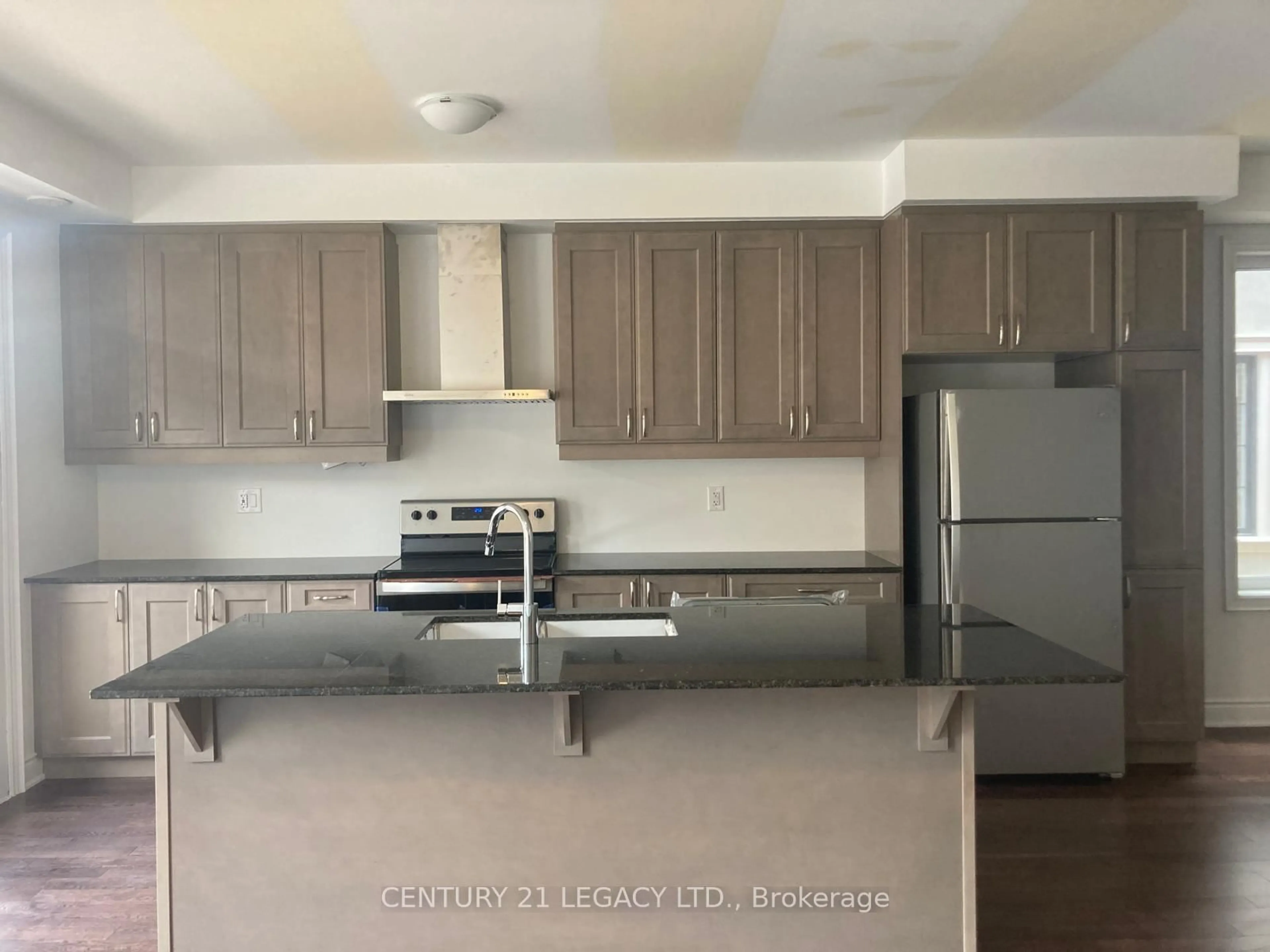 Standard kitchen, unknown for 5164 Zionkate Lane #1501, Mississauga Ontario L5M 2S8