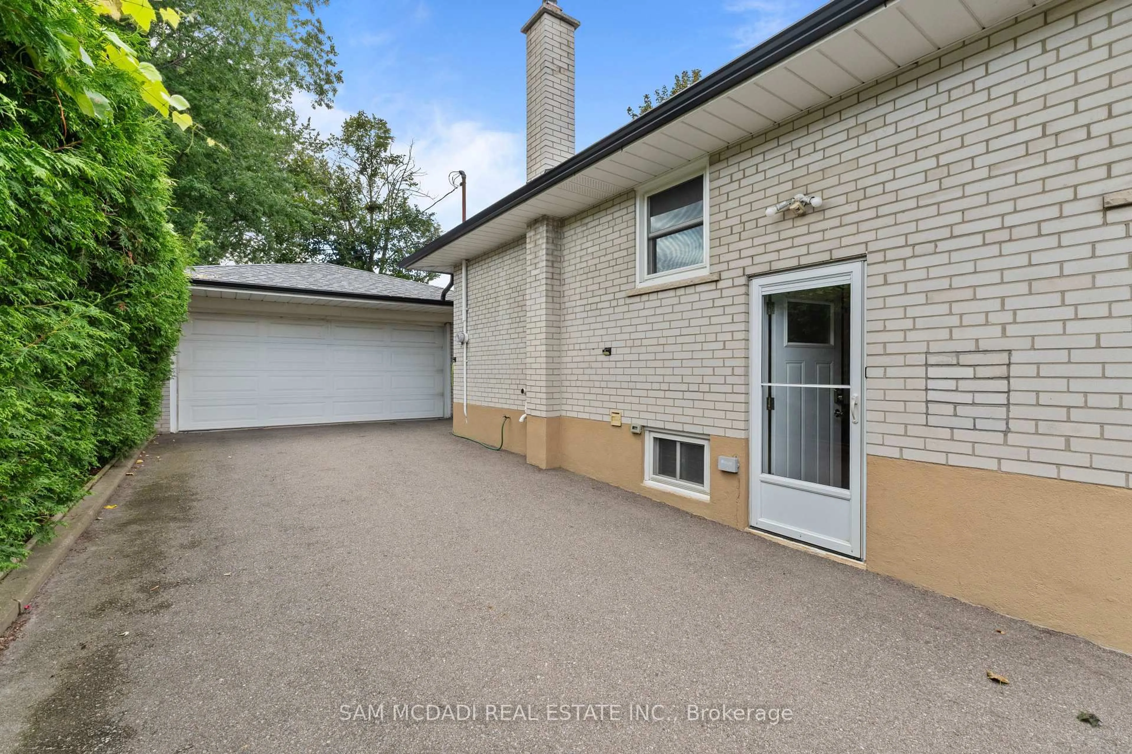 A pic from outside/outdoor area/front of a property/back of a property/a pic from drone, street for 248 Wellesworth Dr, Toronto Ontario M9C 4S6