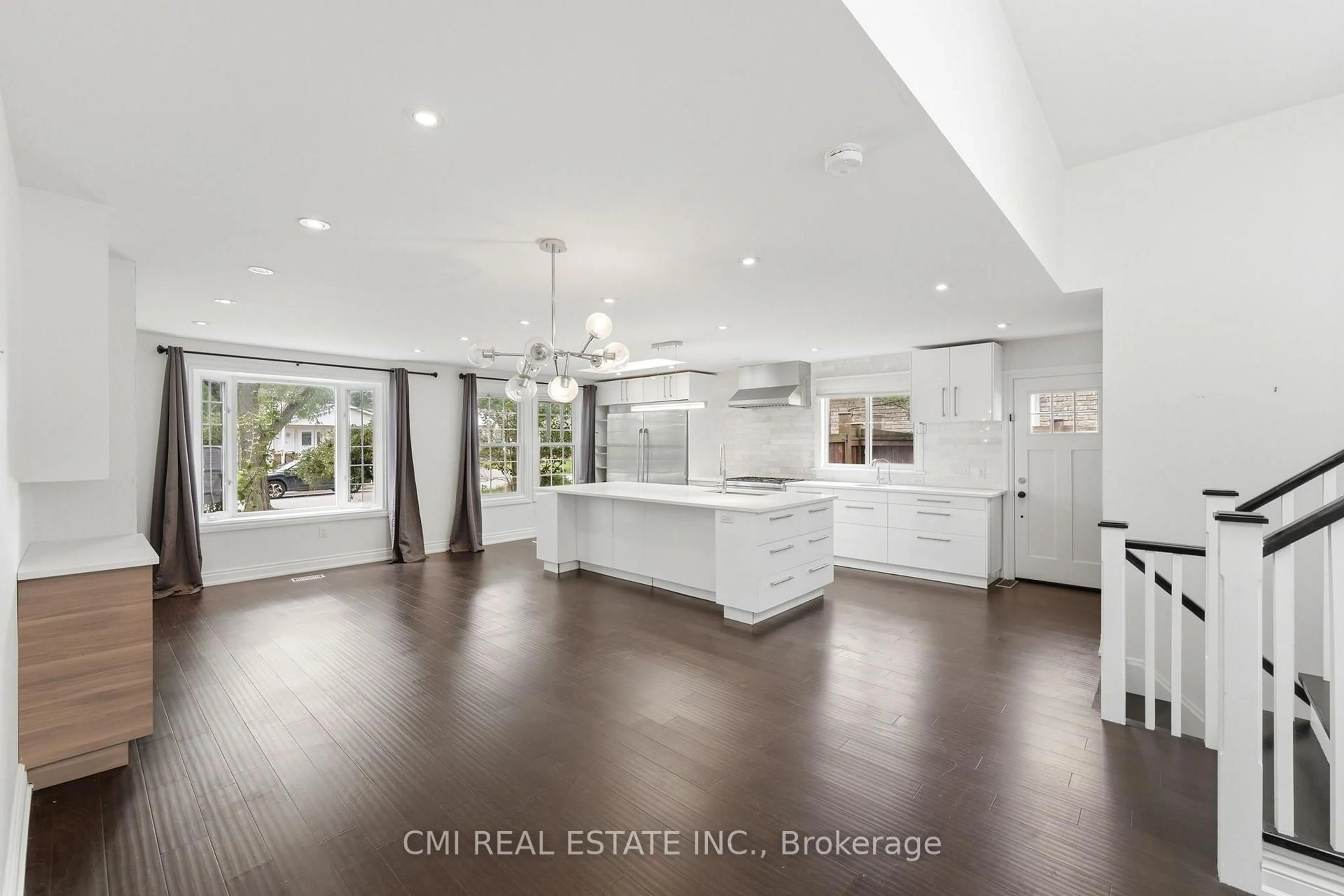 Open concept kitchen, unknown for 677 Lomond Cres, Burlington Ontario L7L 2N8