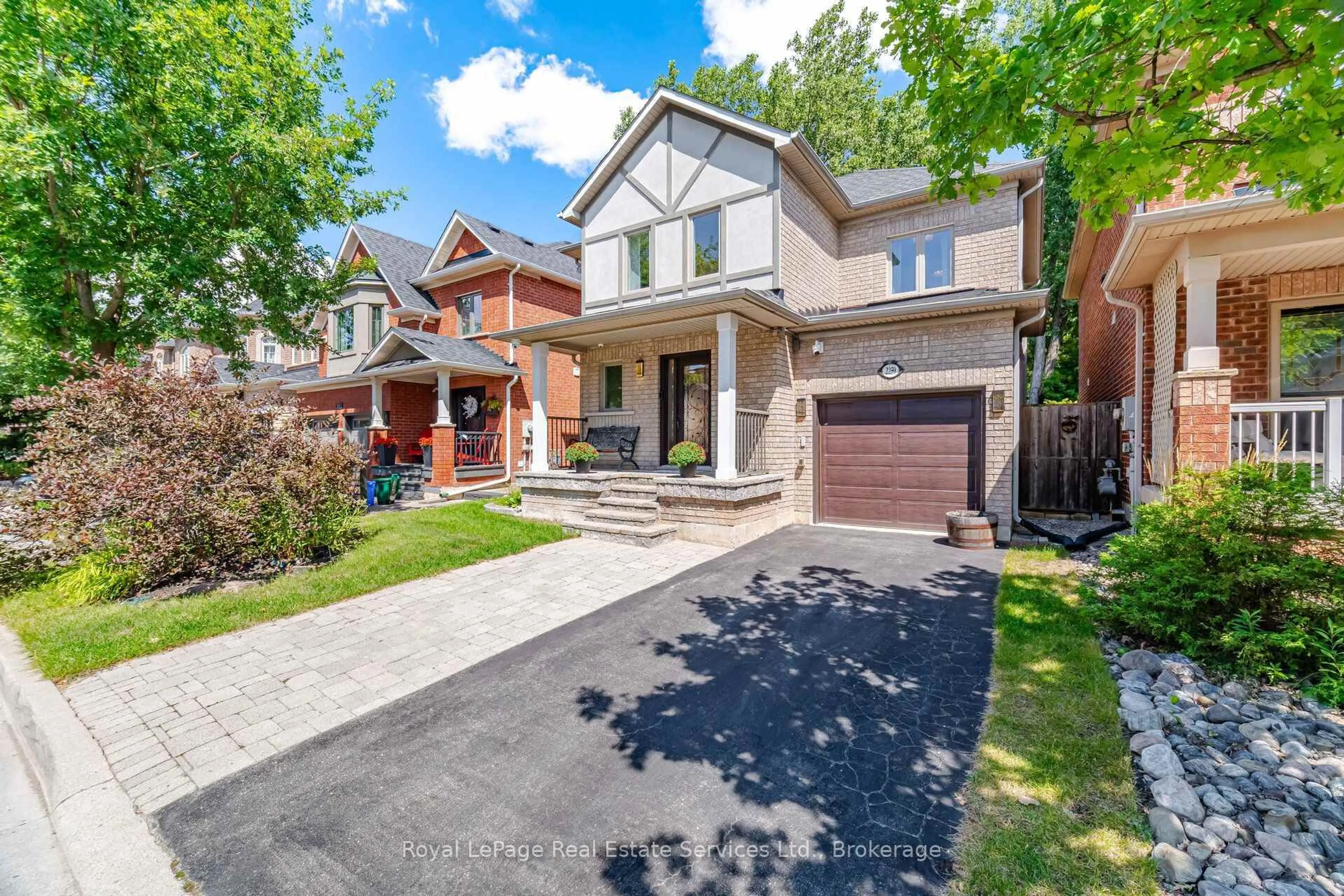 Home with brick exterior material, street for 2259 Empire Cres, Burlington Ontario L7L 6Y6