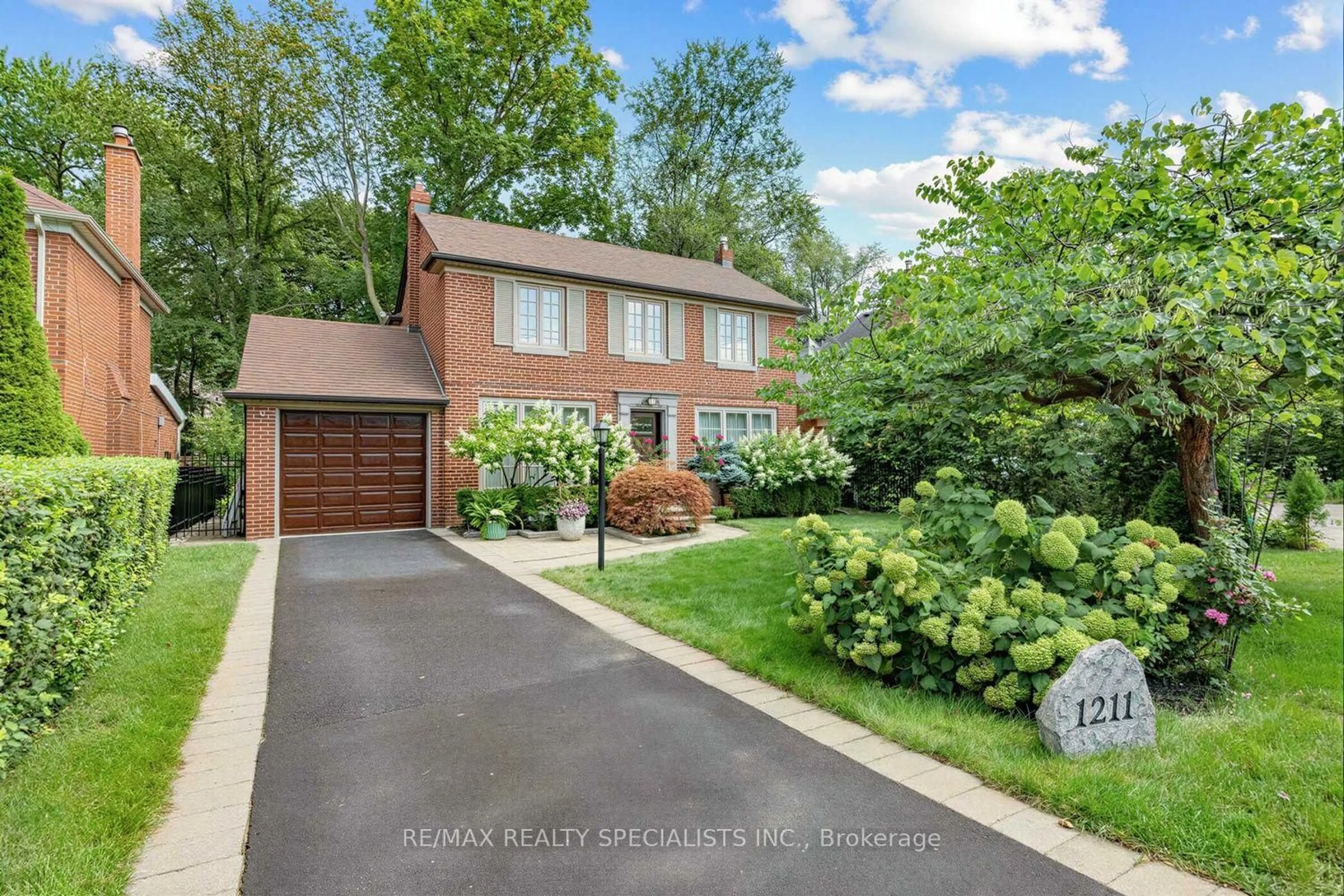 Unknown for 1211 Royal York Rd, Toronto Ontario M9A 4B5