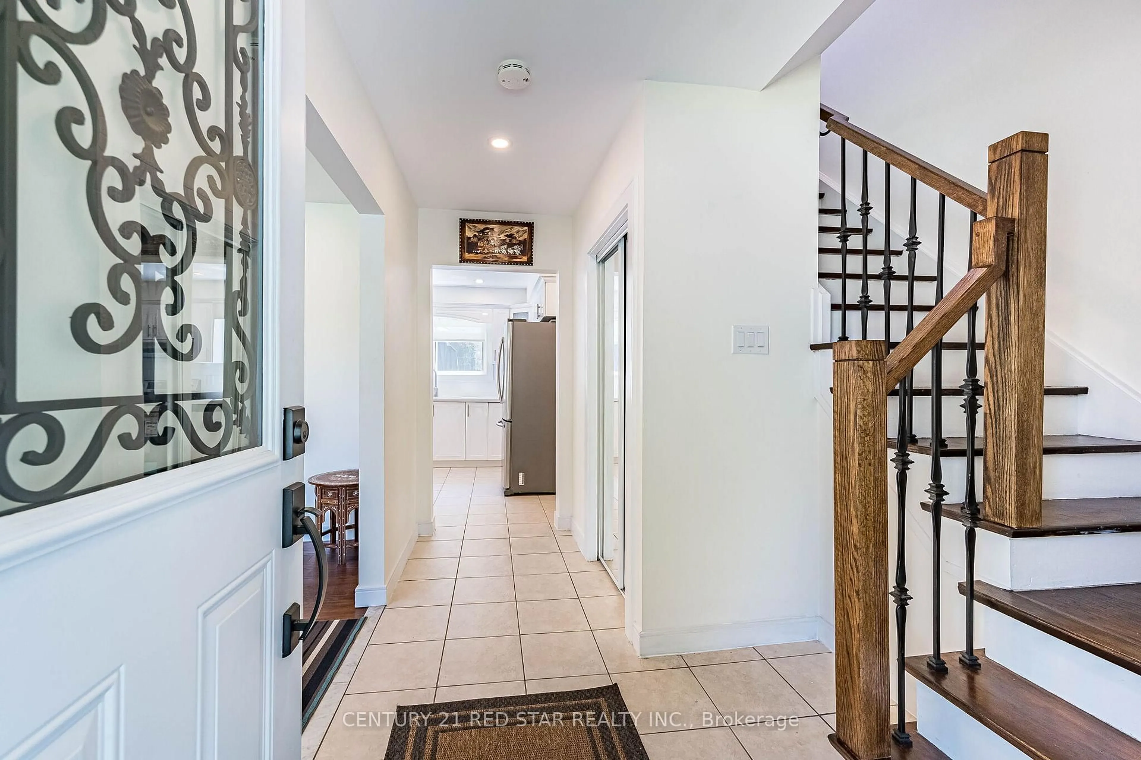Indoor entryway for 42 Broadfield Dr, Toronto Ontario M9C 1L7