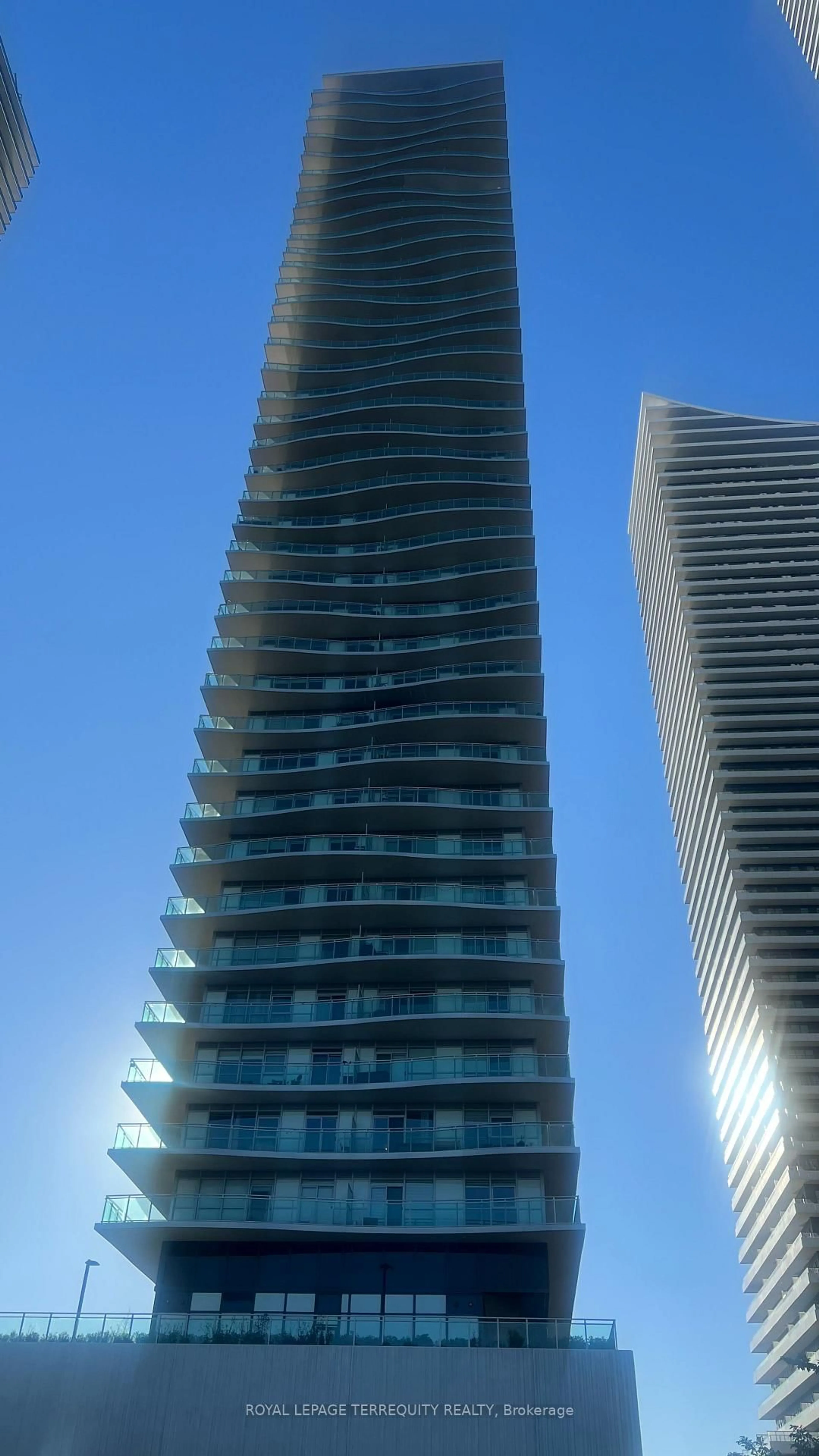 Blurry image for 33 Shore Breeze Dr #1303, Toronto Ontario M8V 0G1