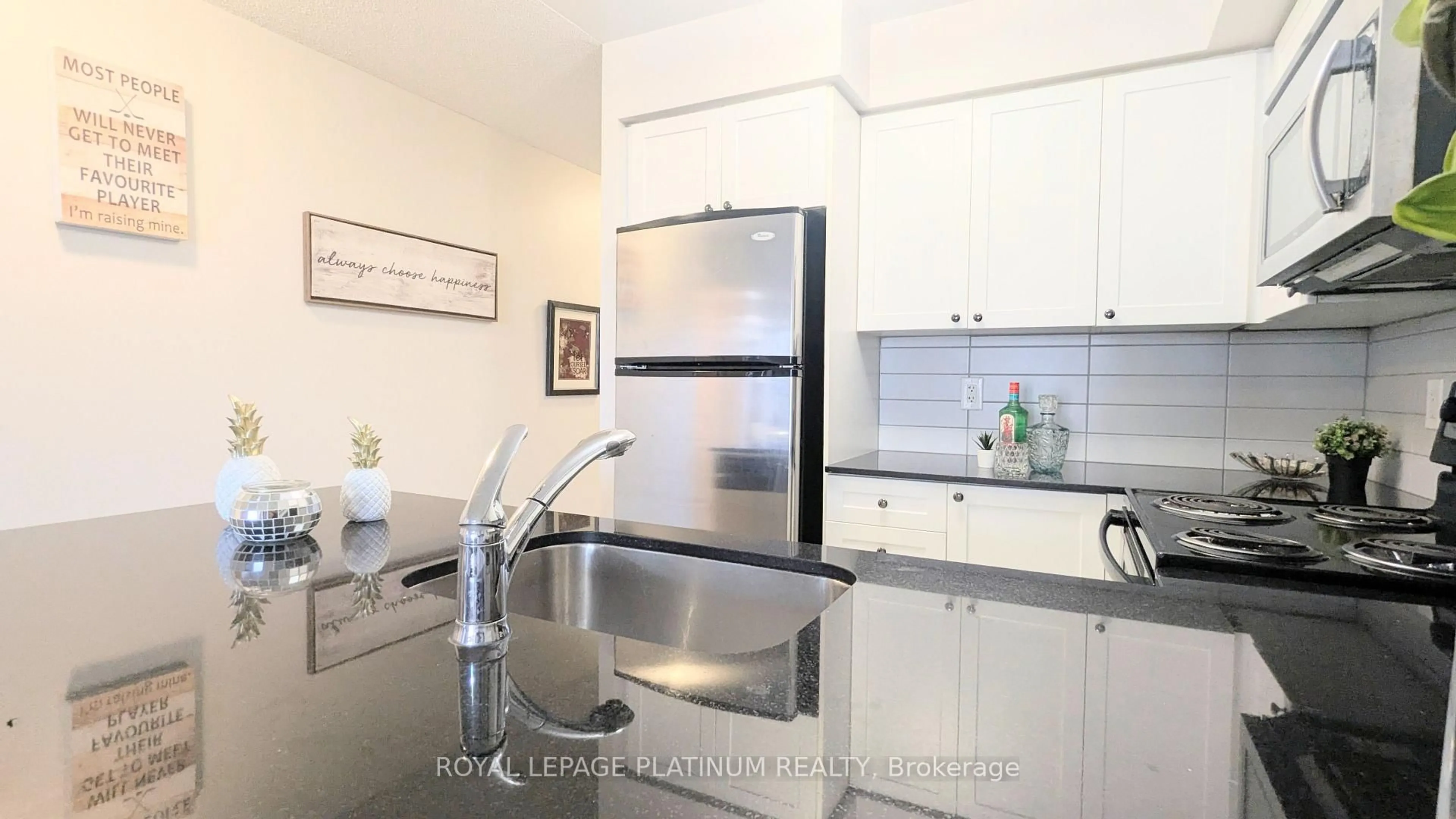 Standard kitchen, unknown for 1070 Sheppard Ave #503, Toronto Ontario M3J 0G8
