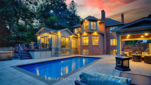 2064 Dickson Rd, Mississauga 3