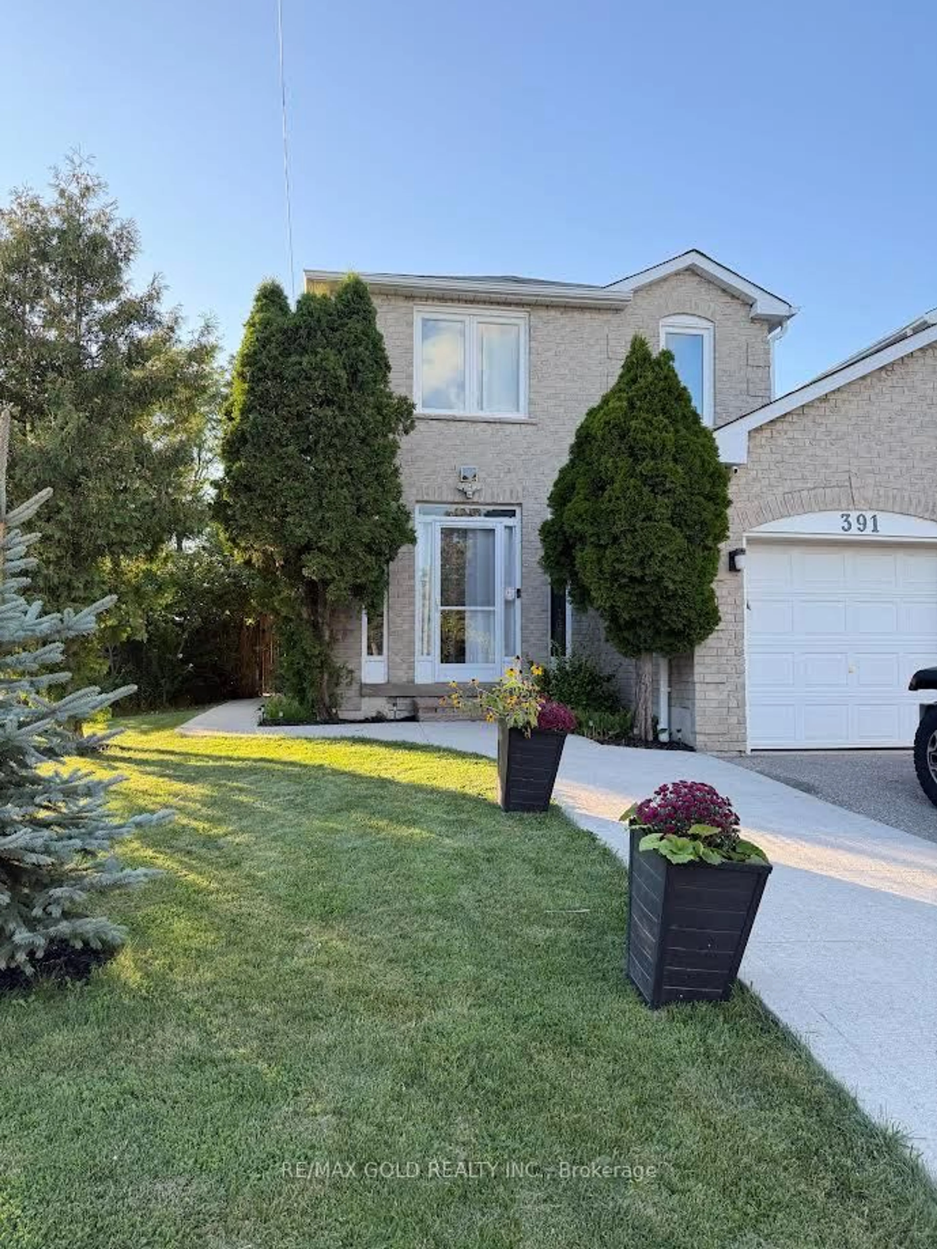 Home with brick exterior material, street for 391 Assiniboine Tr, Mississauga Ontario L5R 2E6