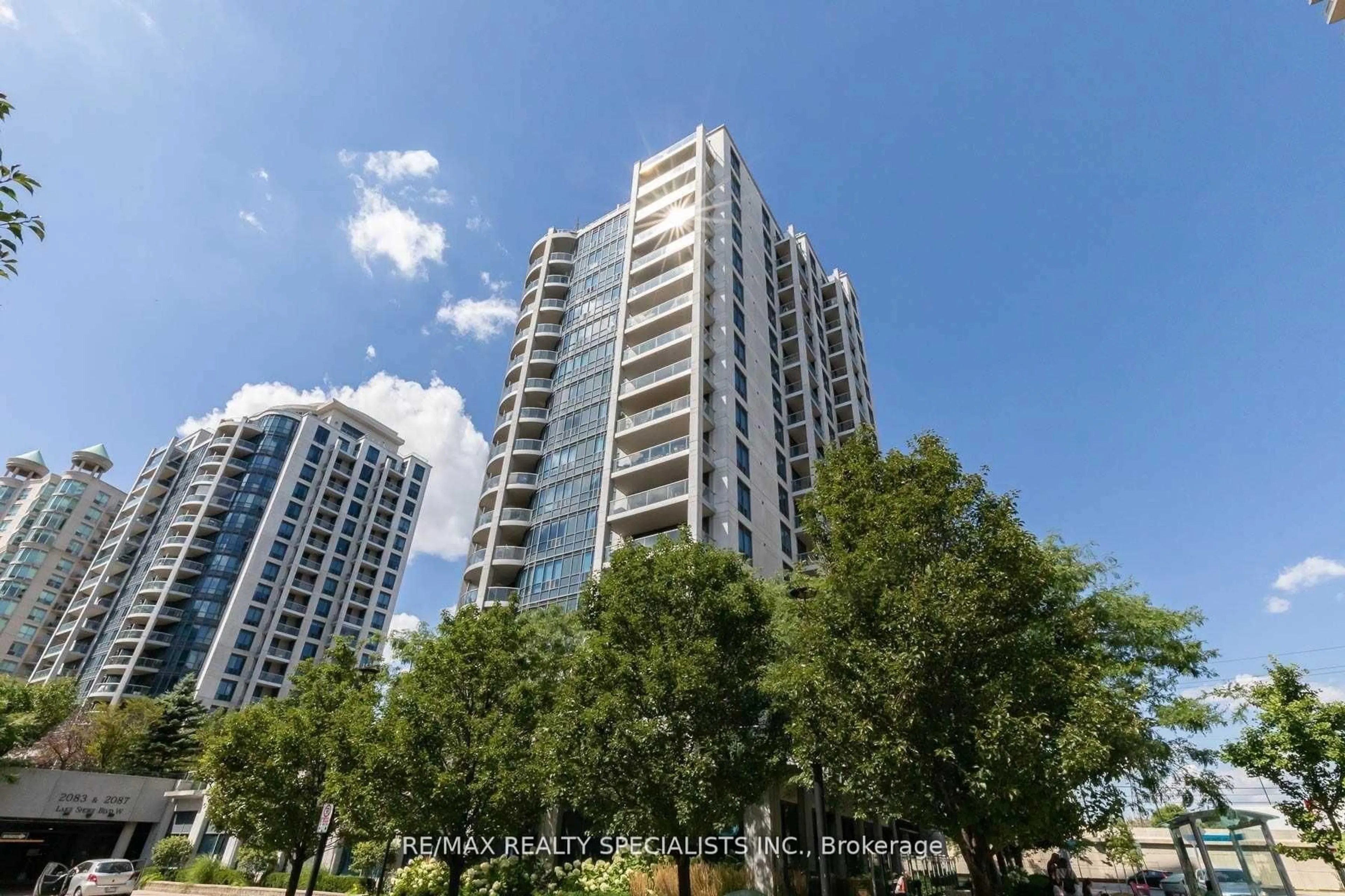 A pic from outside/outdoor area/front of a property/back of a property/a pic from drone, city buildings view from balcony for 2083 Lake Shore Blvd #1114, Toronto Ontario M8V 2Z6