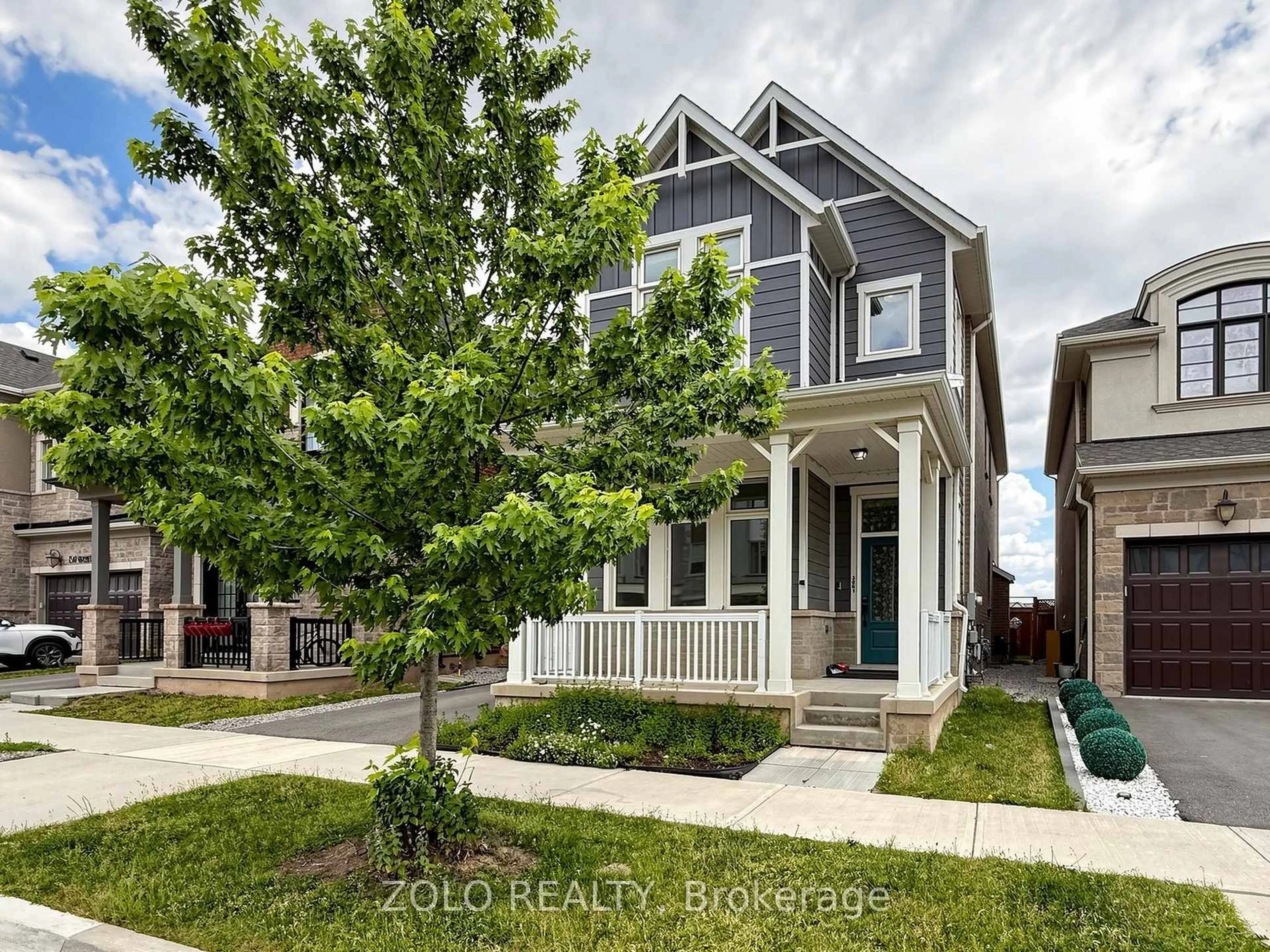 Home with vinyl exterior material, street for 3061 William Cutmore Blvd, Oakville Ontario L6H 3S2