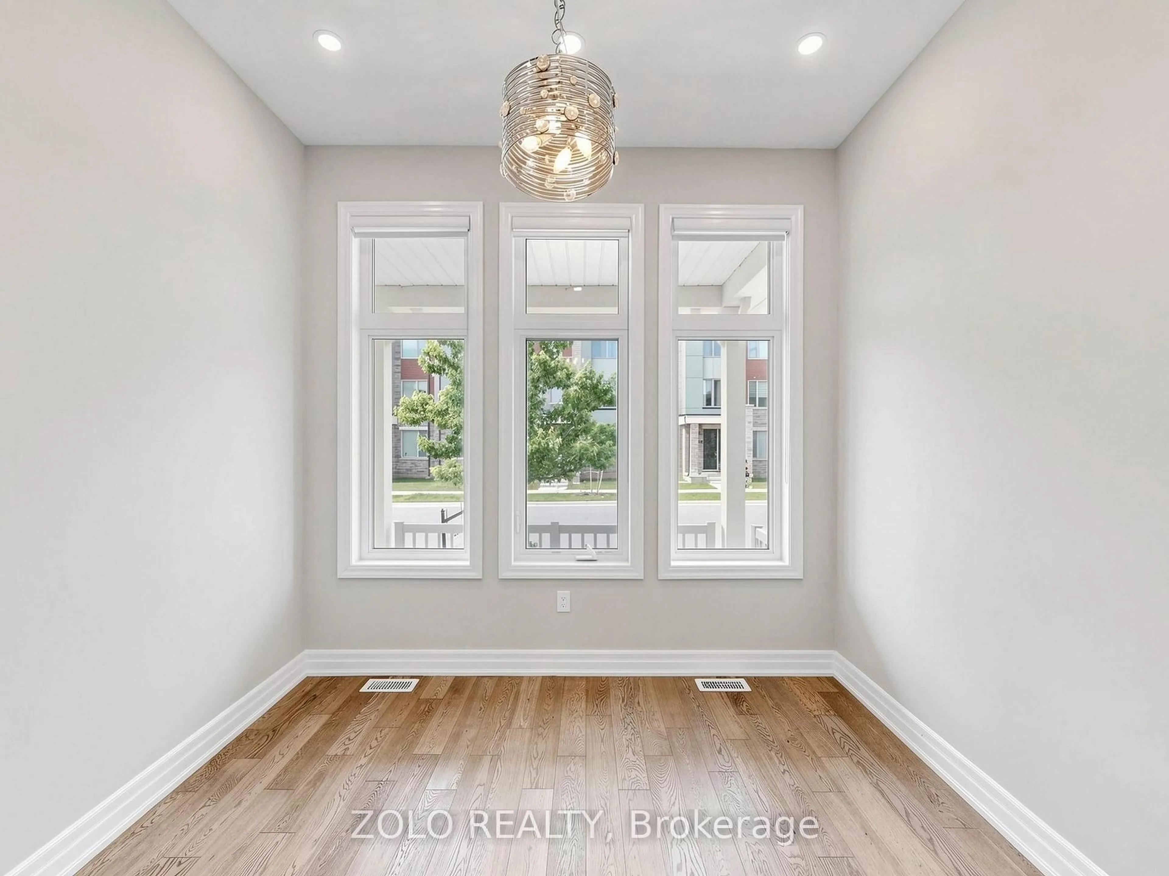 A pic of a room for 3061 William Cutmore Blvd, Oakville Ontario L6H 3S2