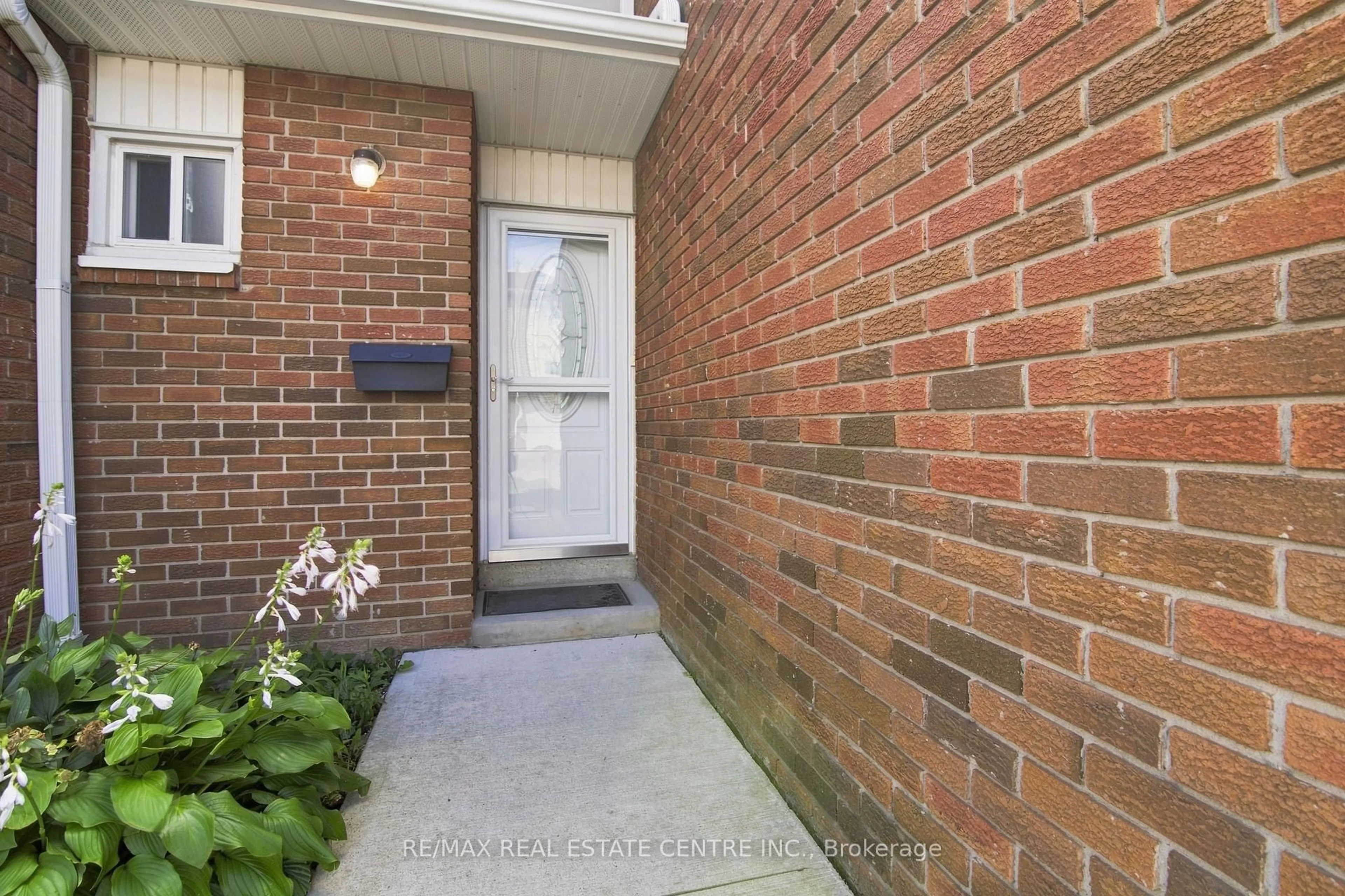 Unknown for 44 Franklin Crt #49, Brampton Ontario L6T 3Z1