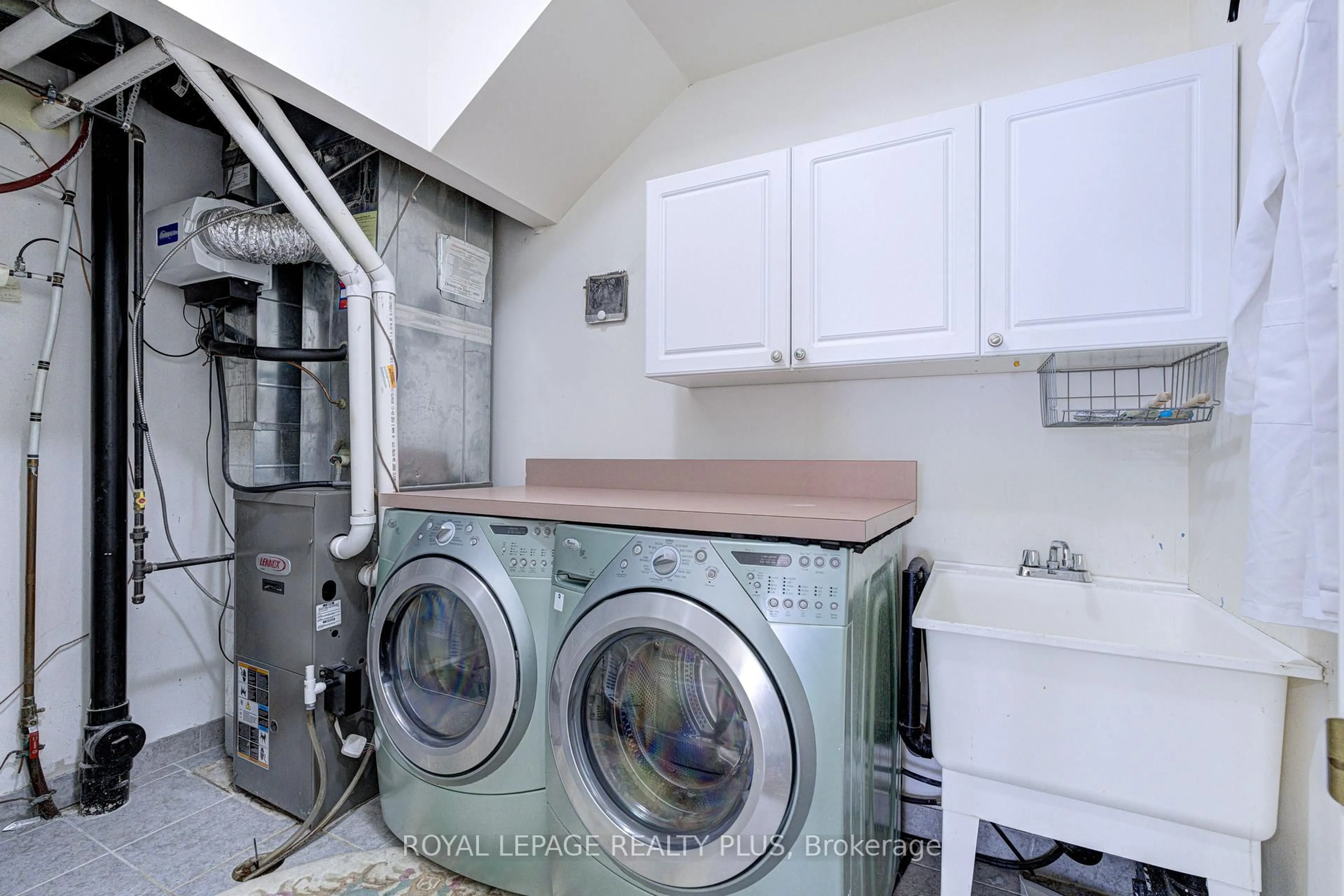 Laundry room for 5750 Tosca Dr #1, Mississauga Ontario L5M 0P7