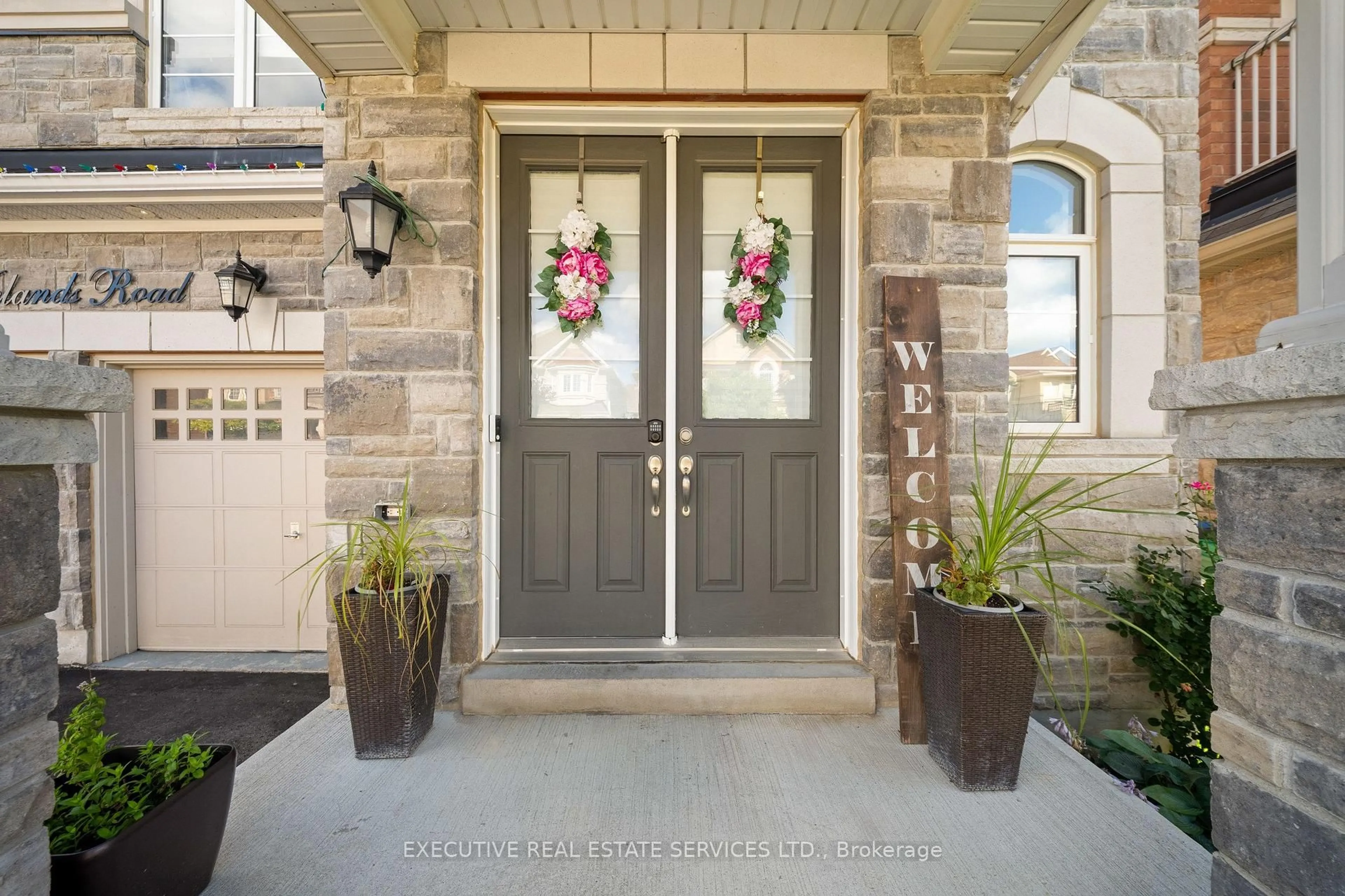 Indoor entryway for 7 Yelands Rd, Brampton Ontario L7A 3Z8