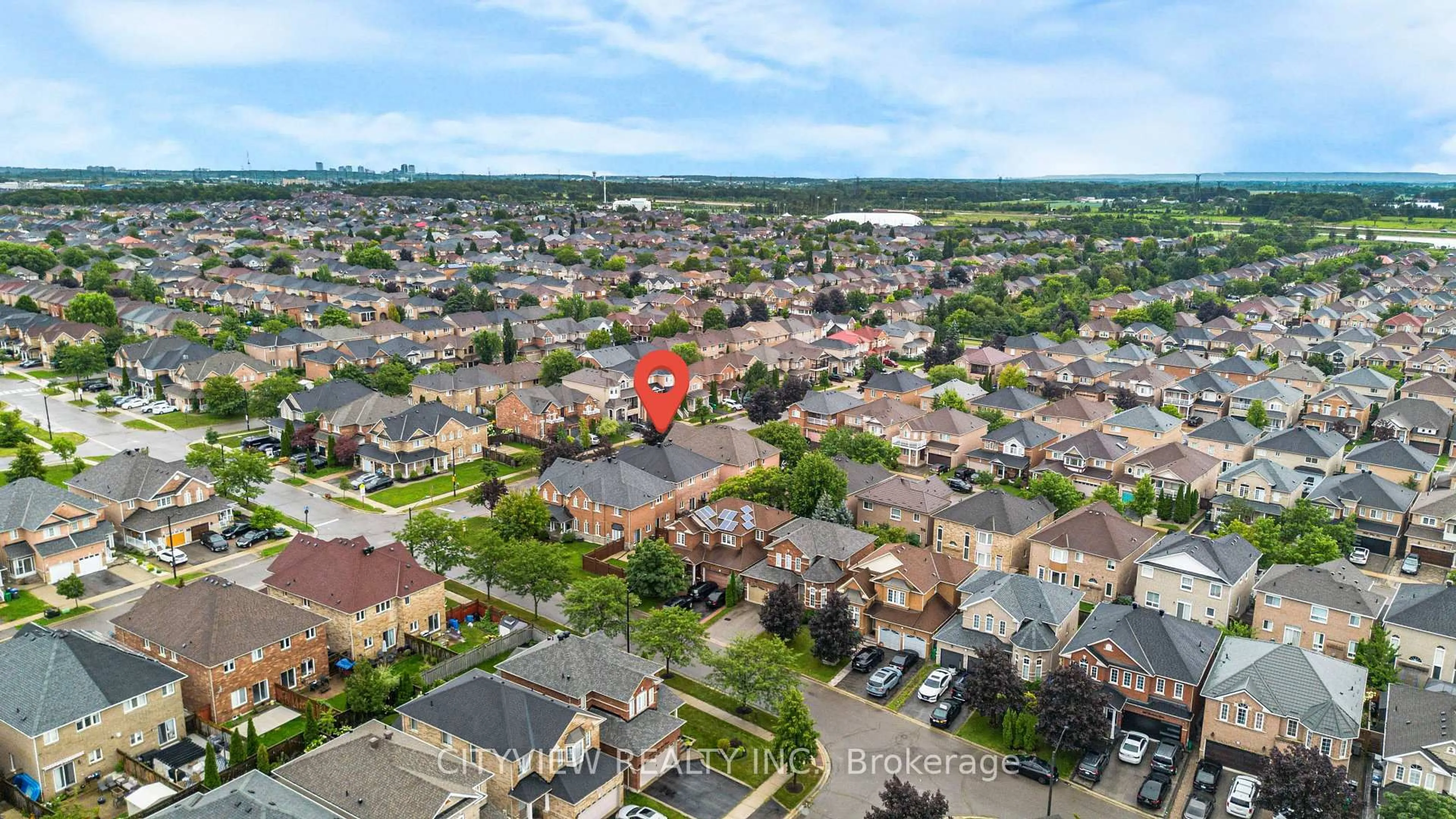 A pic from outside/outdoor area/front of a property/back of a property/a pic from drone, street for 3687 Bala Dr, Mississauga Ontario L5M 7N1