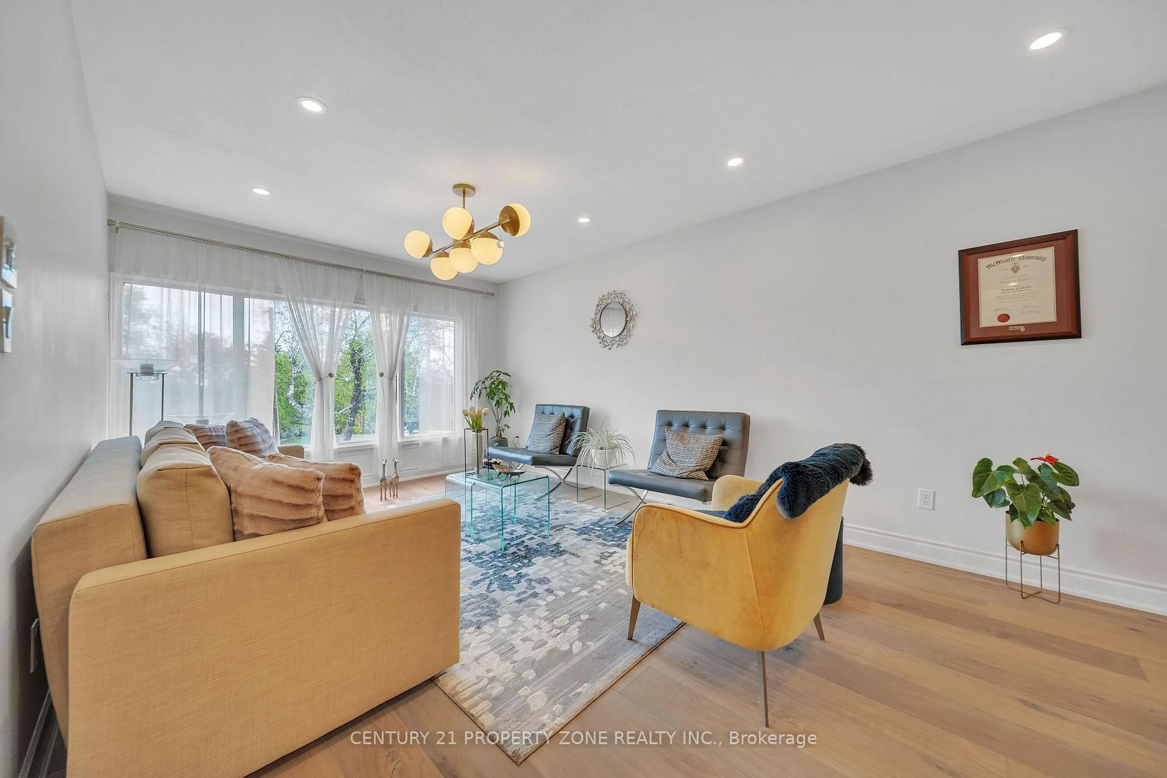 Living room with furniture, unknown for 122 Vista Blvd, Mississauga Ontario L5M 1V9