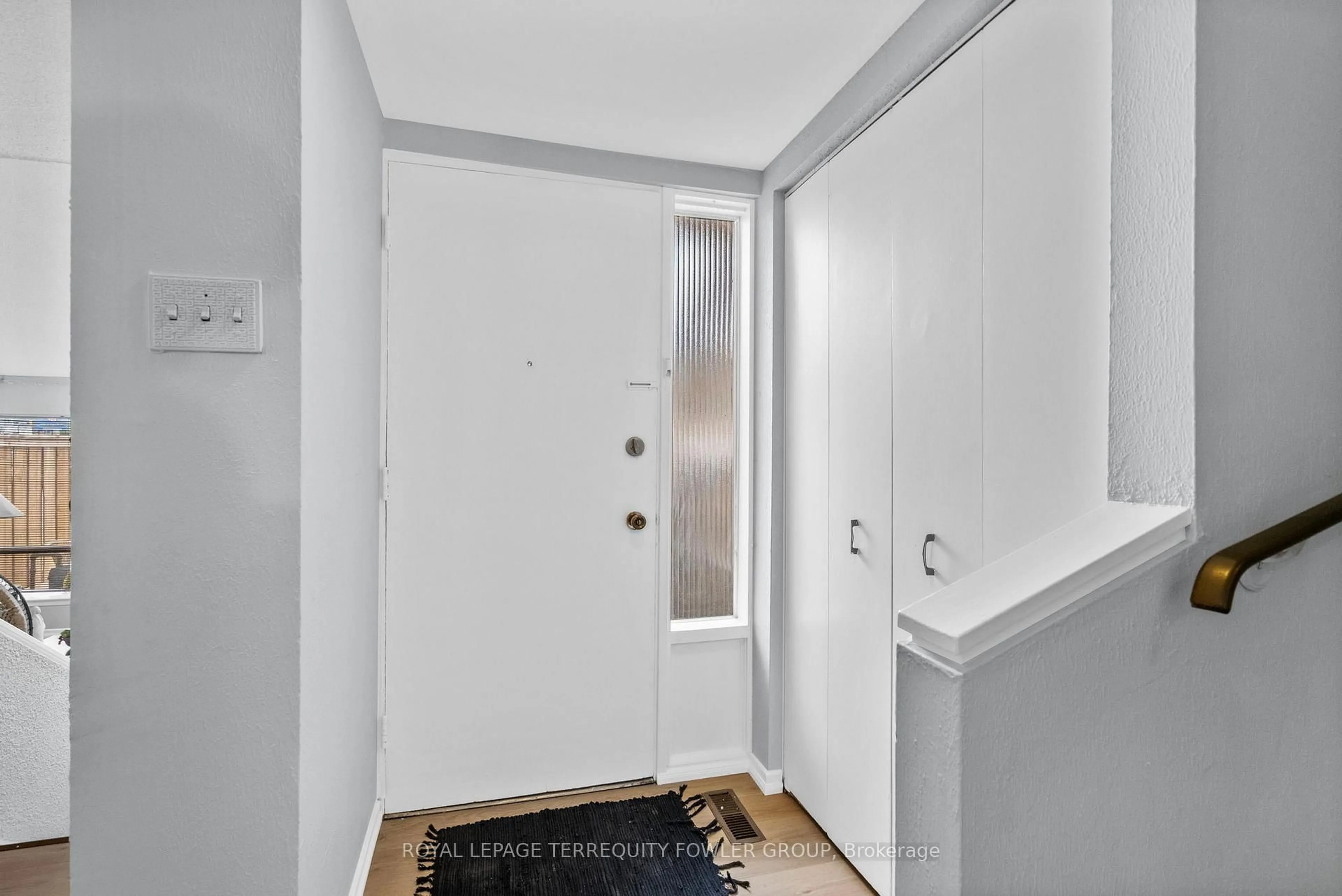 Indoor entryway for 260 John Garland Blvd #224, Toronto Ontario M9V 1N8