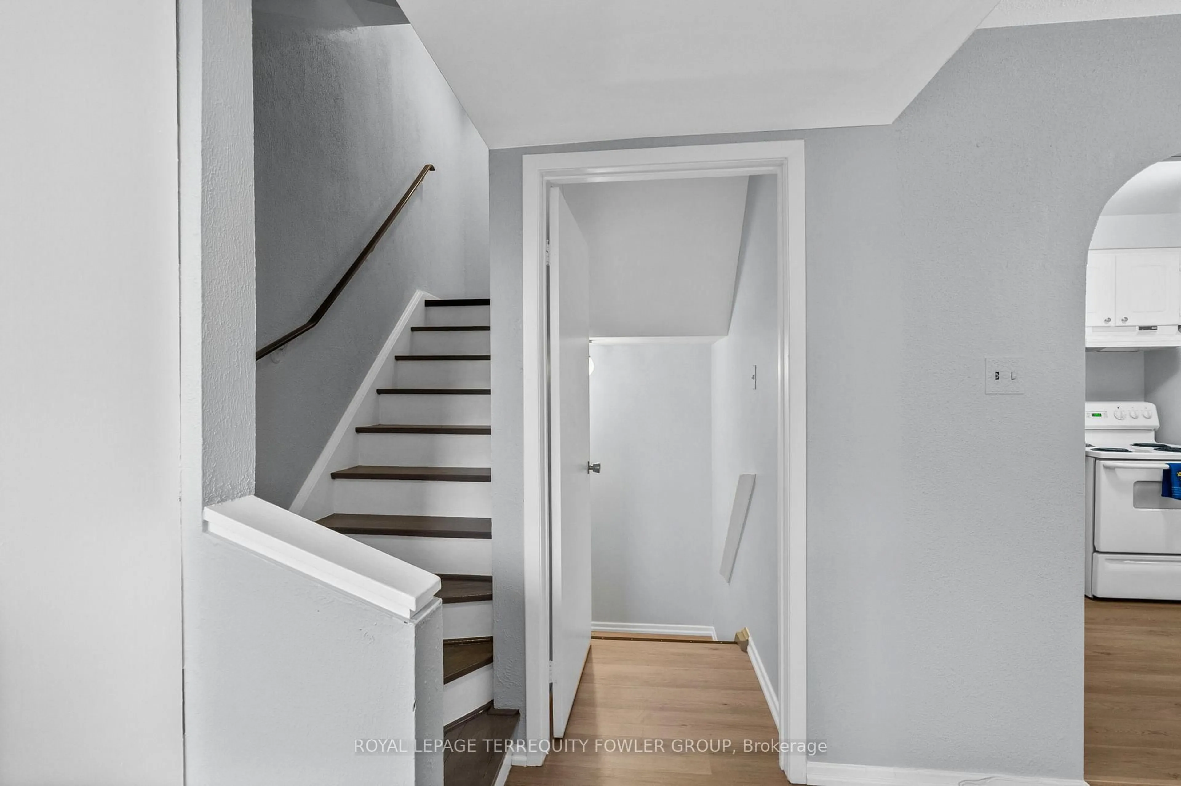 Stairs for 260 John Garland Blvd #224, Toronto Ontario M9V 1N8