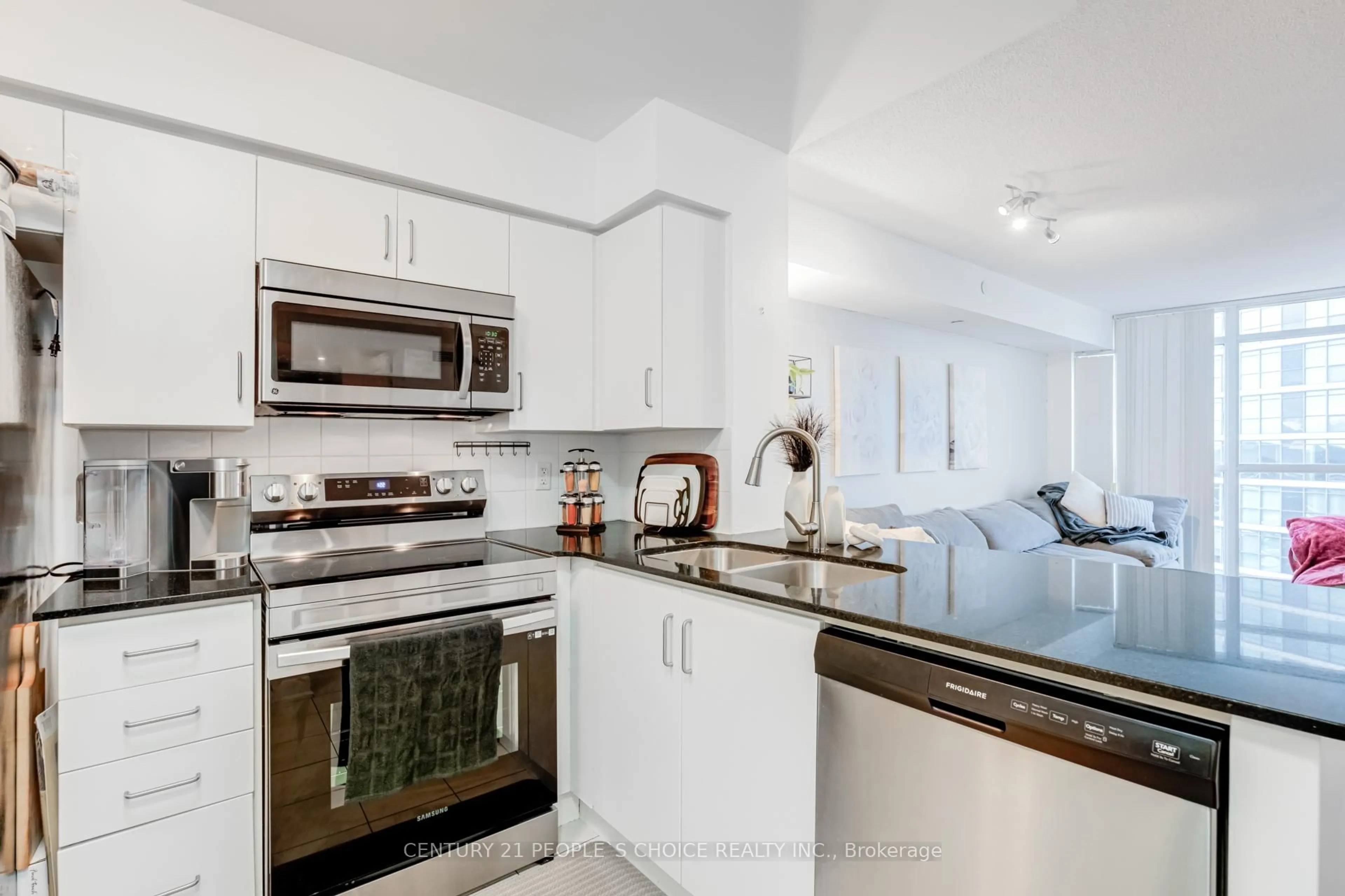 Open concept kitchen, ceramic/tile floor for 215 Sherway Gardens Rd #2005, Toronto Ontario M9C 0A5