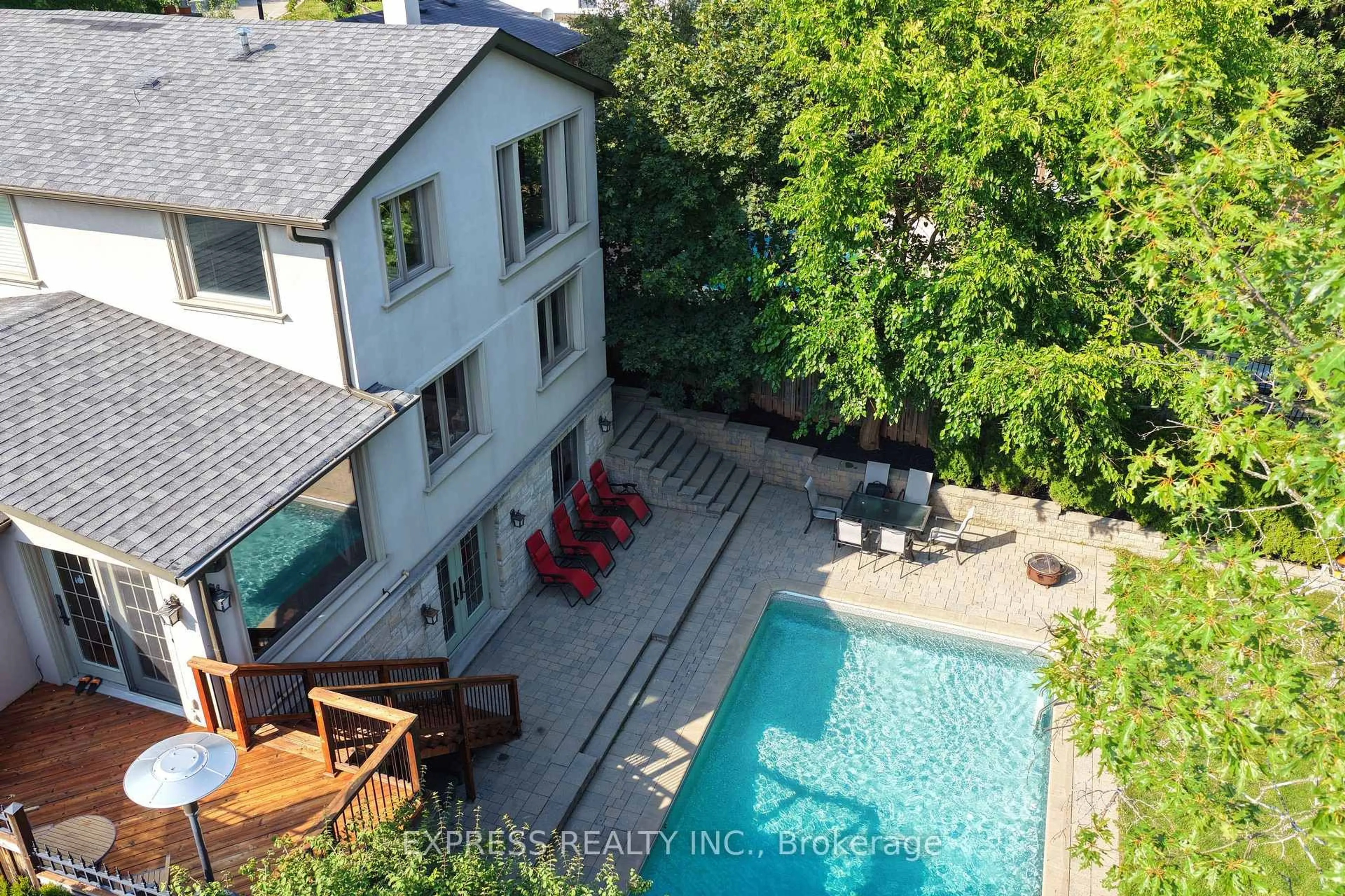 A pic from outside/outdoor area/front of a property/back of a property/a pic from drone, unknown for 506 Falgarwood Dr, Oakville Ontario L6H 1N3
